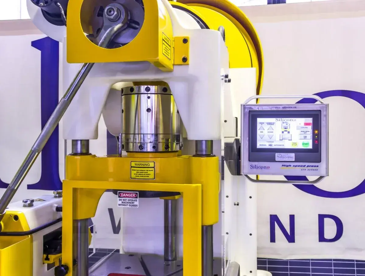 Silicon+ STA 30 High-Speed Automatic Punching Press 300 kN, 100-600 spm - Thumbnail 3