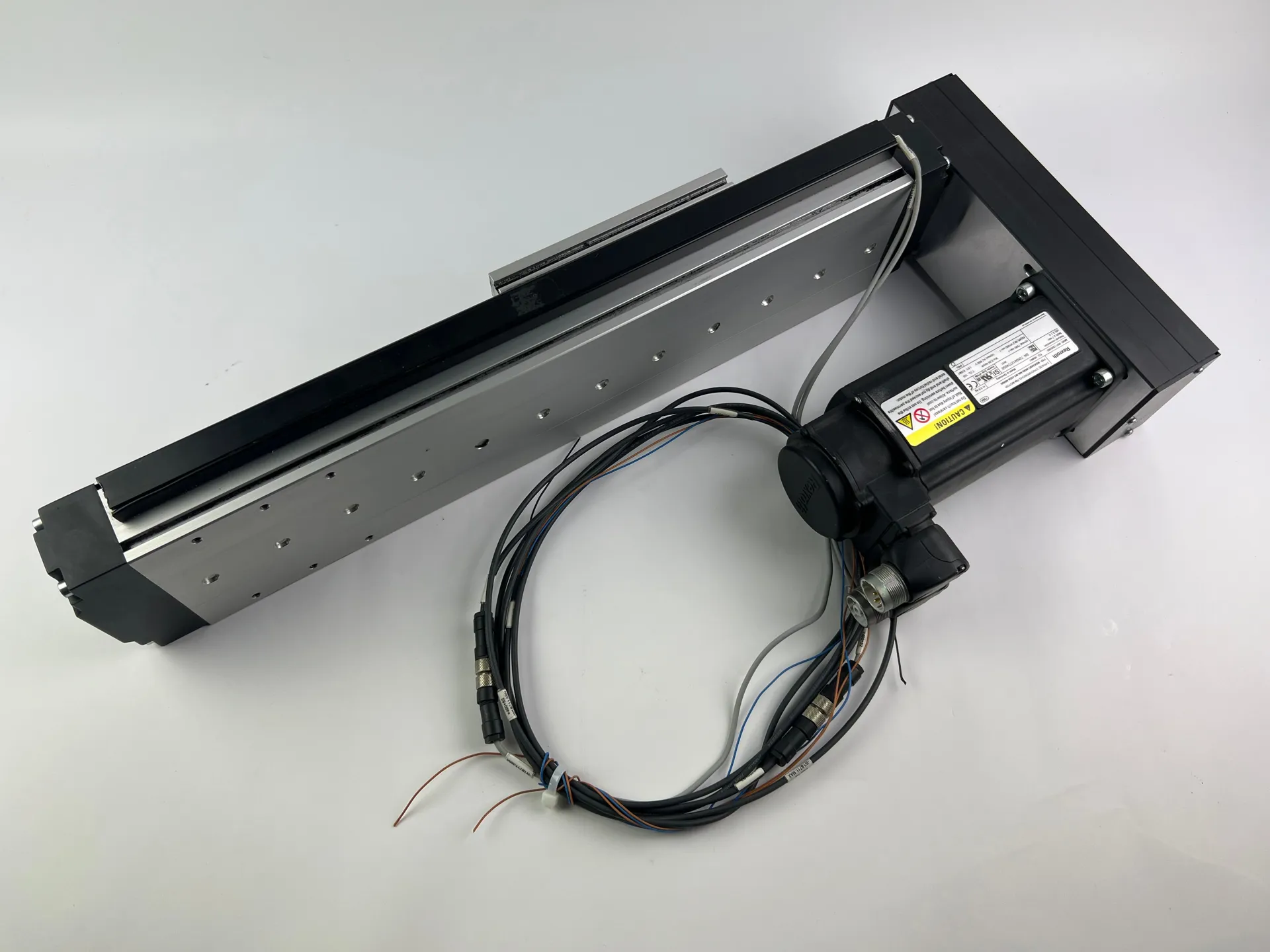 Rexroth R030513265 CKK-110-NNG1 Compact Module + R911306060 MSK040C-0600-NN-M1-UG0-NNNN Motor + 2 Cables + 2 Sensors - Image 1