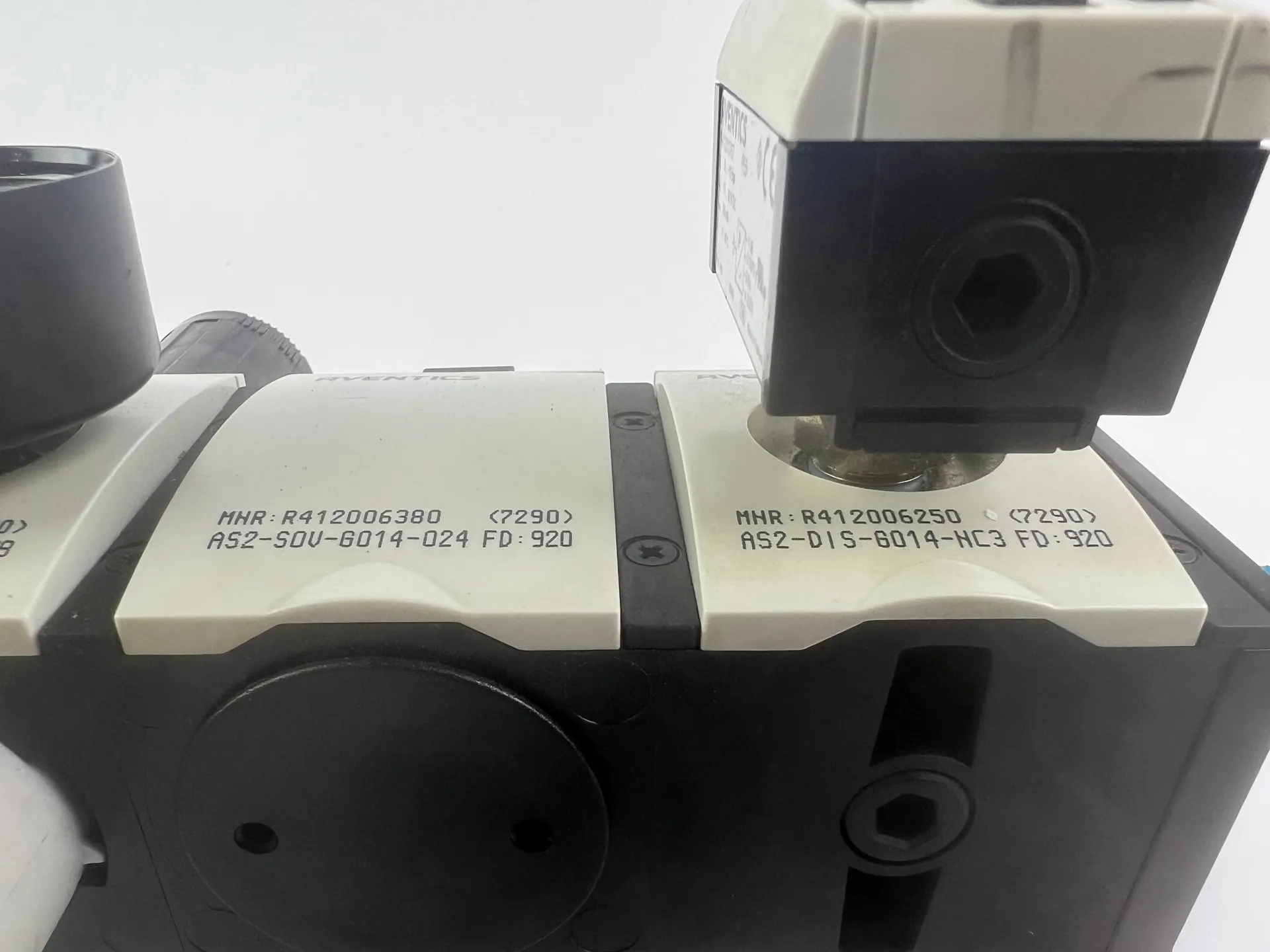Aventics Pressure Regulating Valves R412006256 R412006175 R412006380 R412006250 + R412010767 + 2x 6,5m Cables - Thumbnail 8