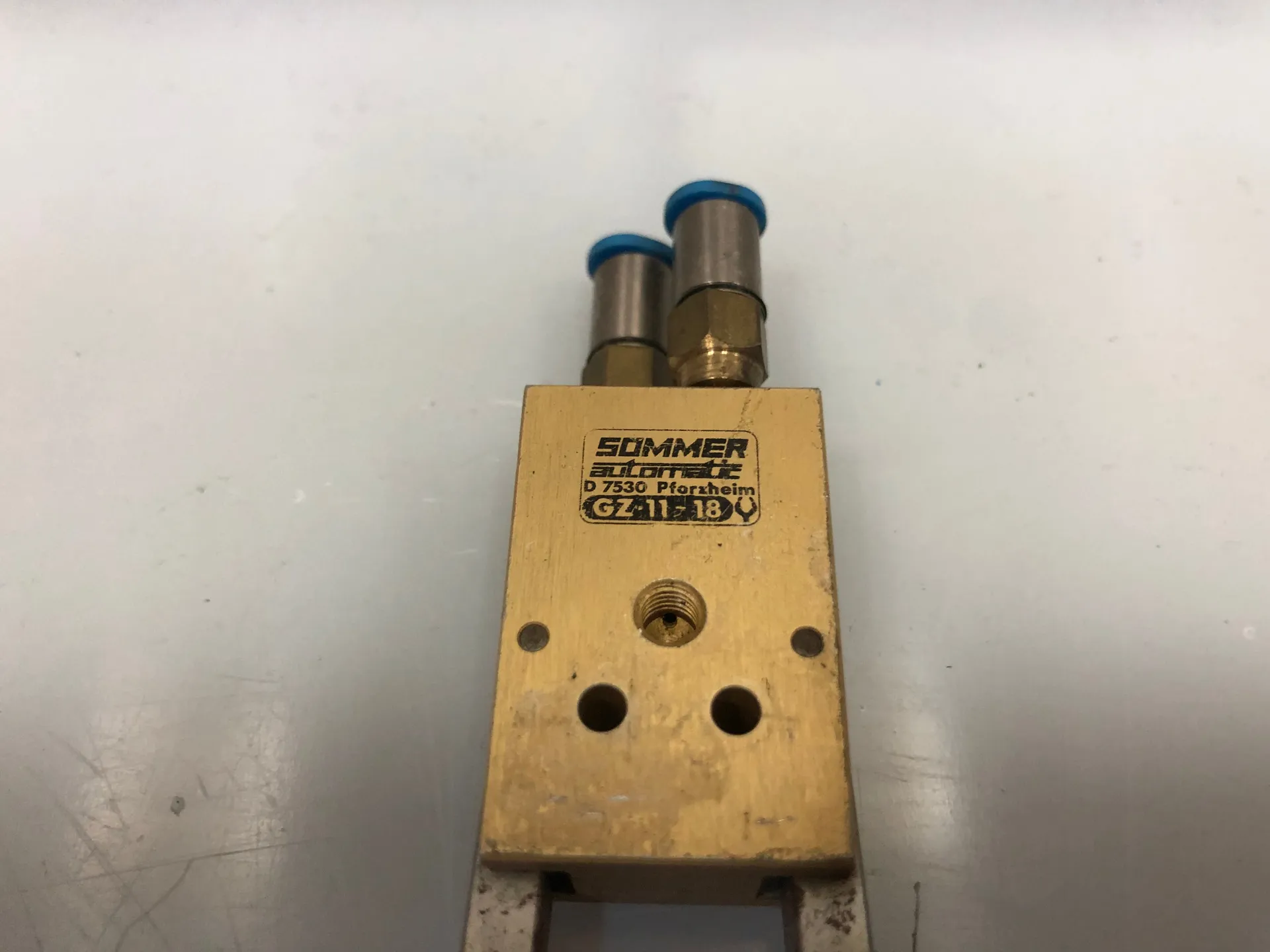 1x Sommer Automatic GZ 11-18 Pneumatic Gripper – 2-Jaw Parallel Gripper - Thumbnail 3