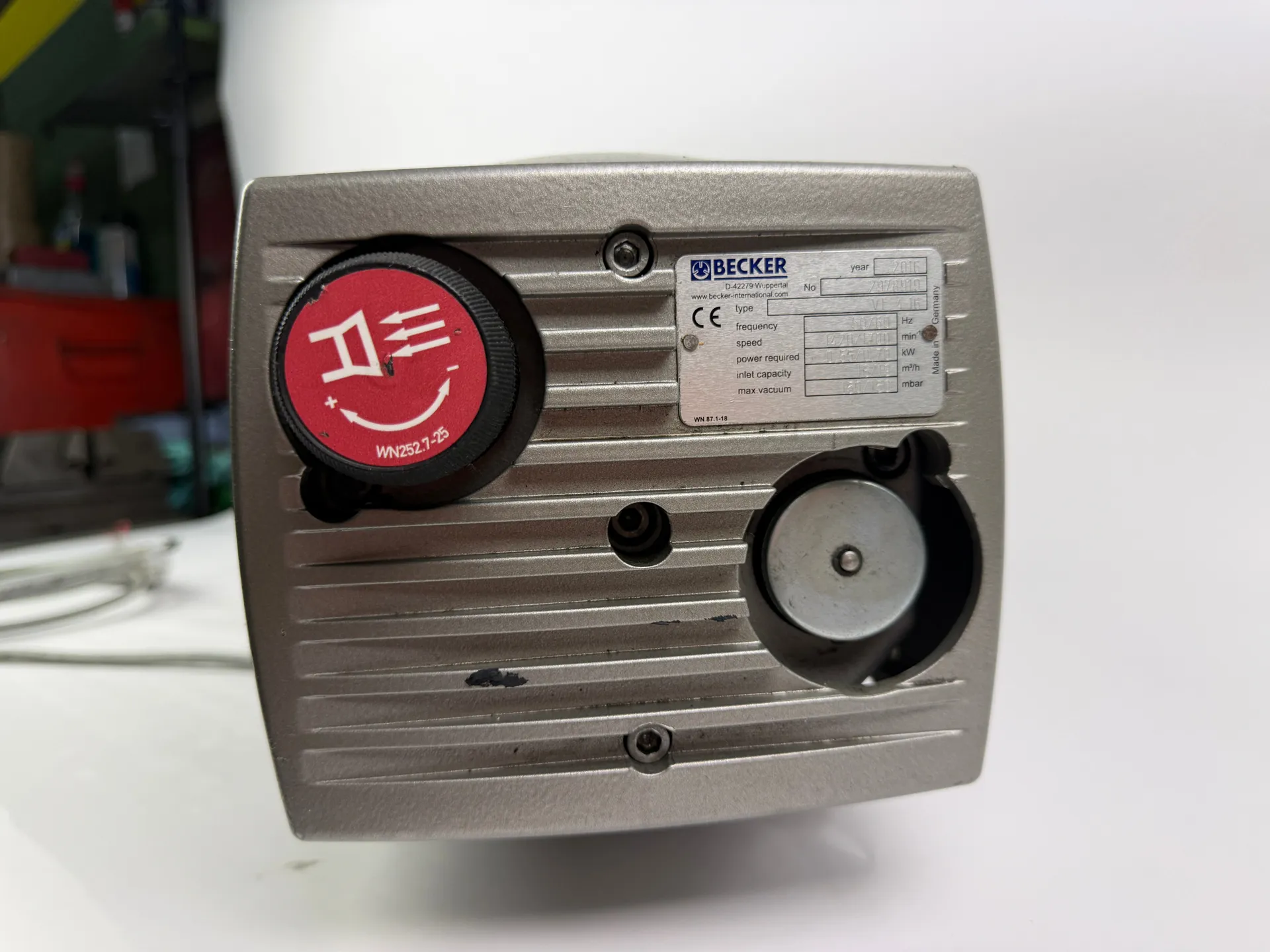 Becker VT4.16 Rotary Vane Vacuum Pump 0.55/0.70kW 16-19 m³/h 3-Phase 2016 Germany - Thumbnail 6