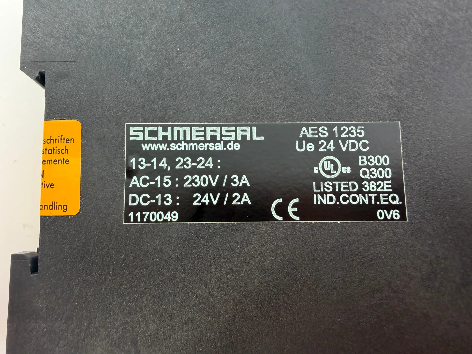 1x Schmersal AES 1235 Safety Monitoring Module 24VDC (B300 / Q300) - Thumbnail 3