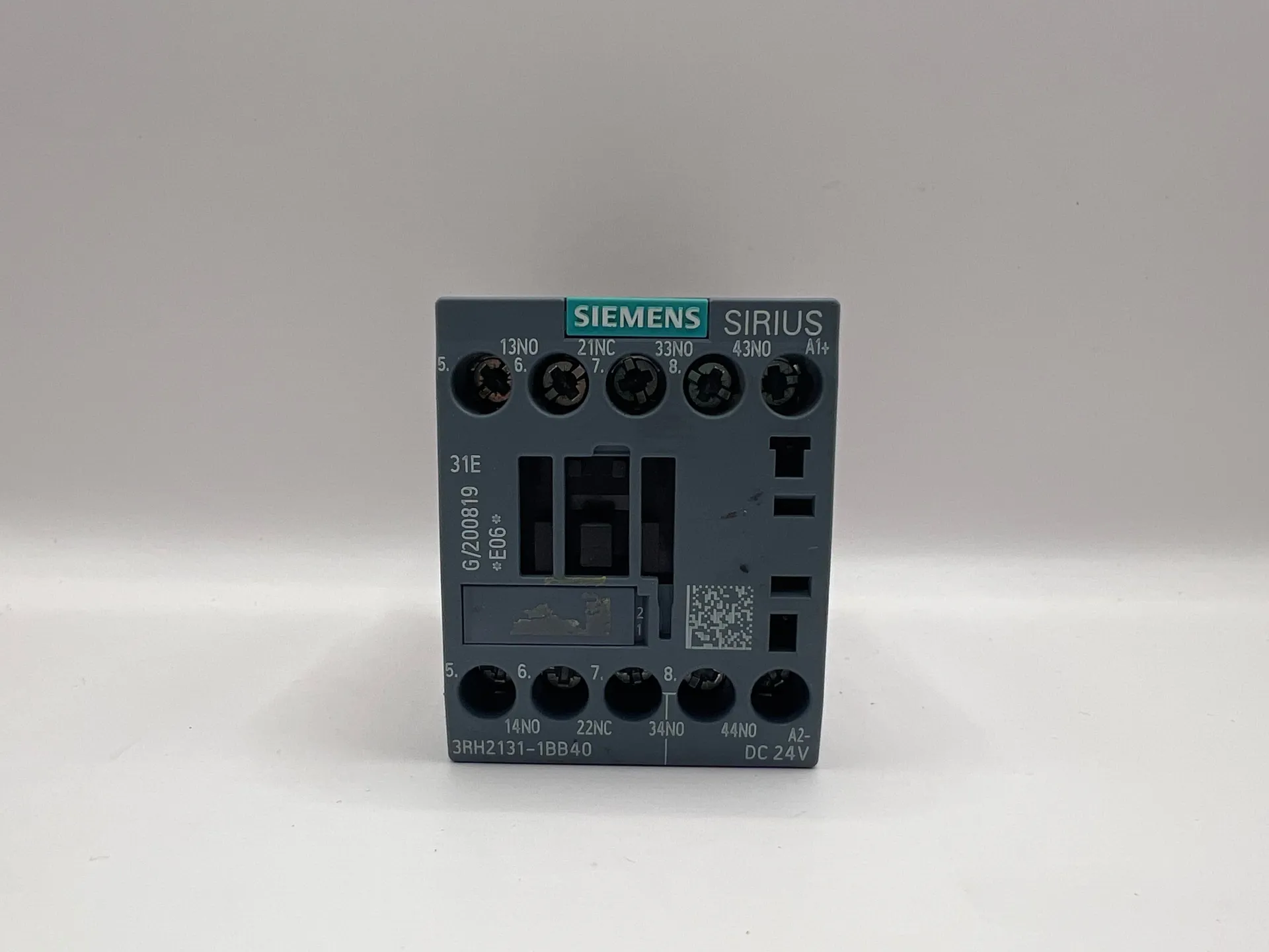 1x Siemens SIRIUS 3RH2131-1BB40 Contactor 24V AC Coil 3NO + 1NC - Thumbnail 3