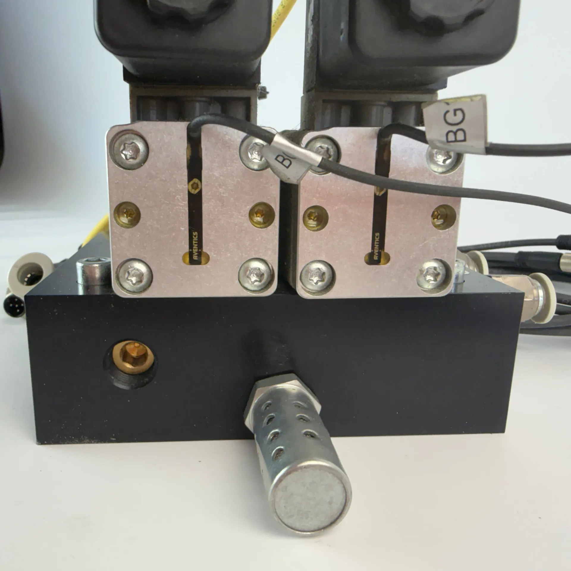 AVENTICS Dual 5/2 Directional Valve R422 002 577 w/ Valve Island R422 003 624 + Sensors - Thumbnail 6
