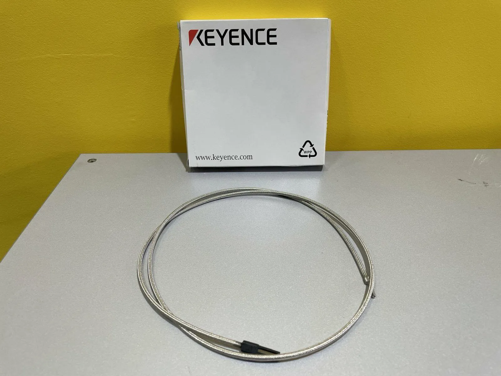 KEYENCE Fiber Optic Sensor FU-2303 - Image 1