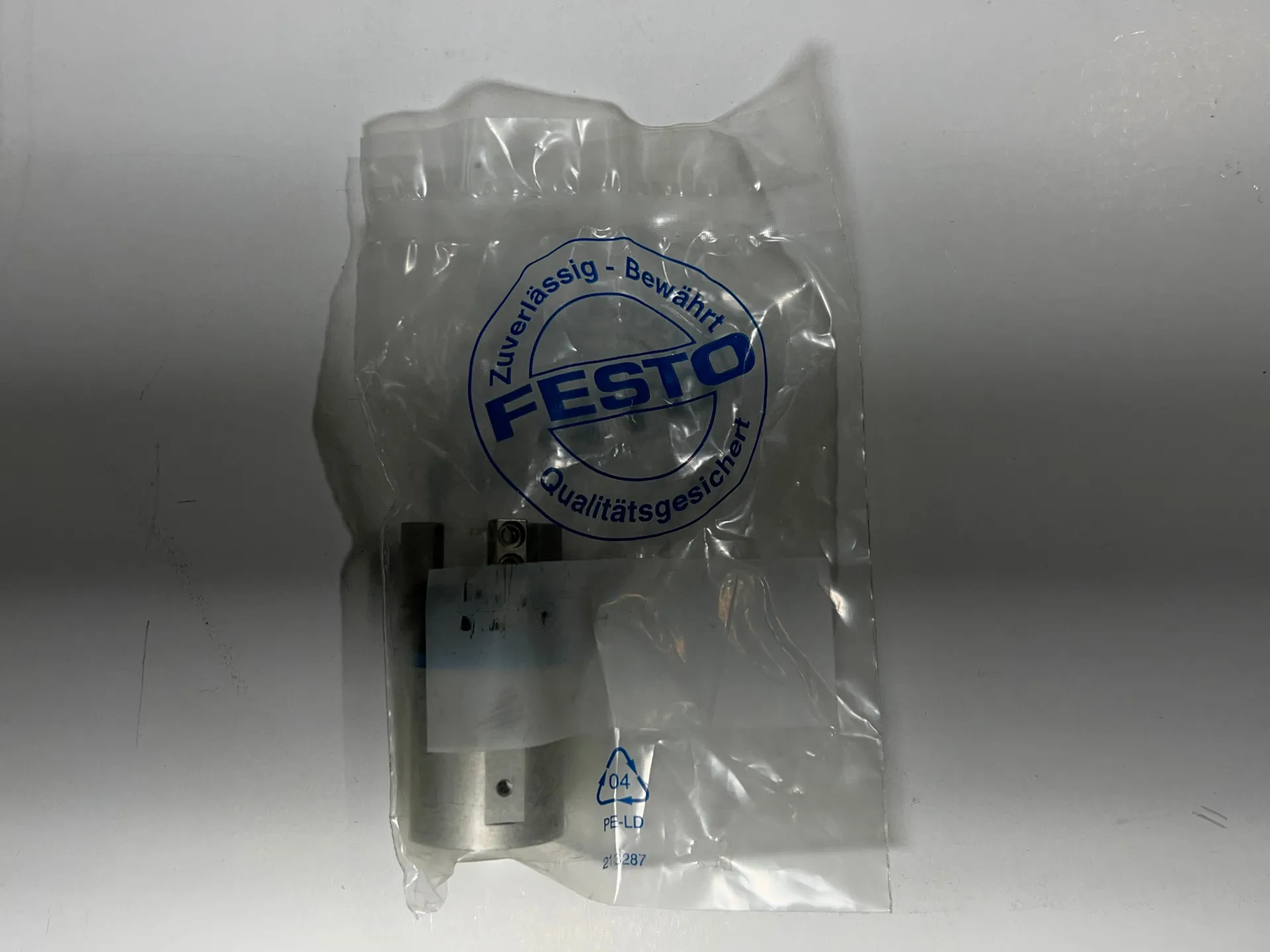 Festo DHDS-16-A Three-Point Gripper 1259491 - Thumbnail 2