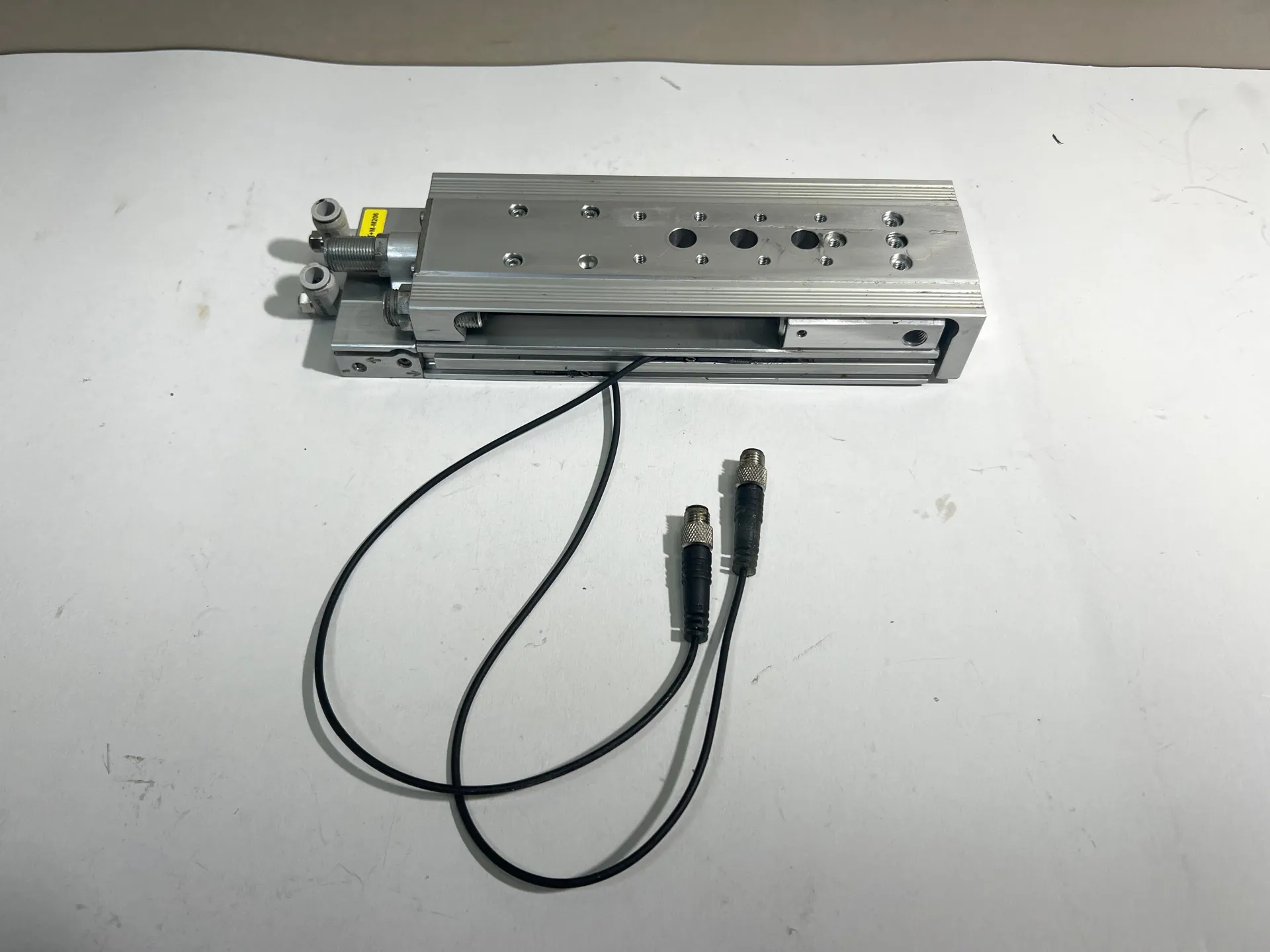 1x Aventics R480640132 Slide Cylinder 10Bar with 2 Sensors - Thumbnail 5