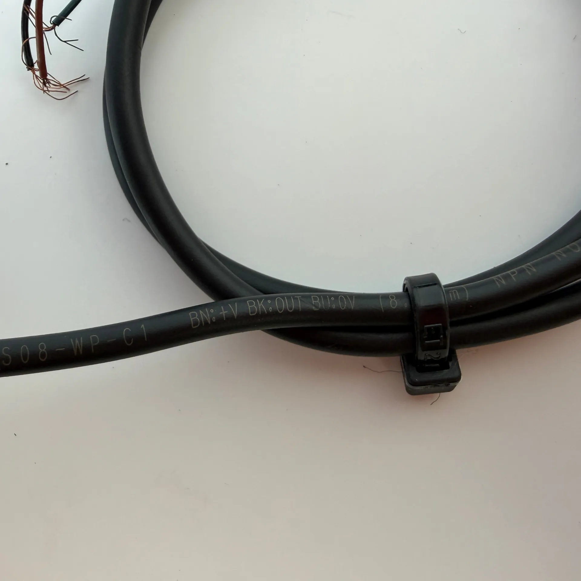 Omron E2B-M18KS08-WP-C1 Inductive Proximity Sensor M18 NPN NO 8mm – 60cm Cable - Thumbnail 6