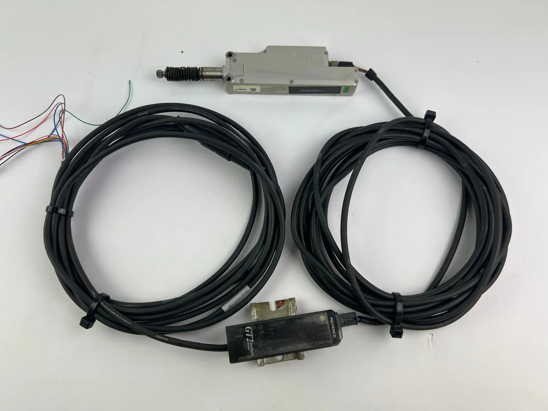 Keyence GT2-71MCP Sensor Amplifier + GT2-H32 Sensor Head - Image 1