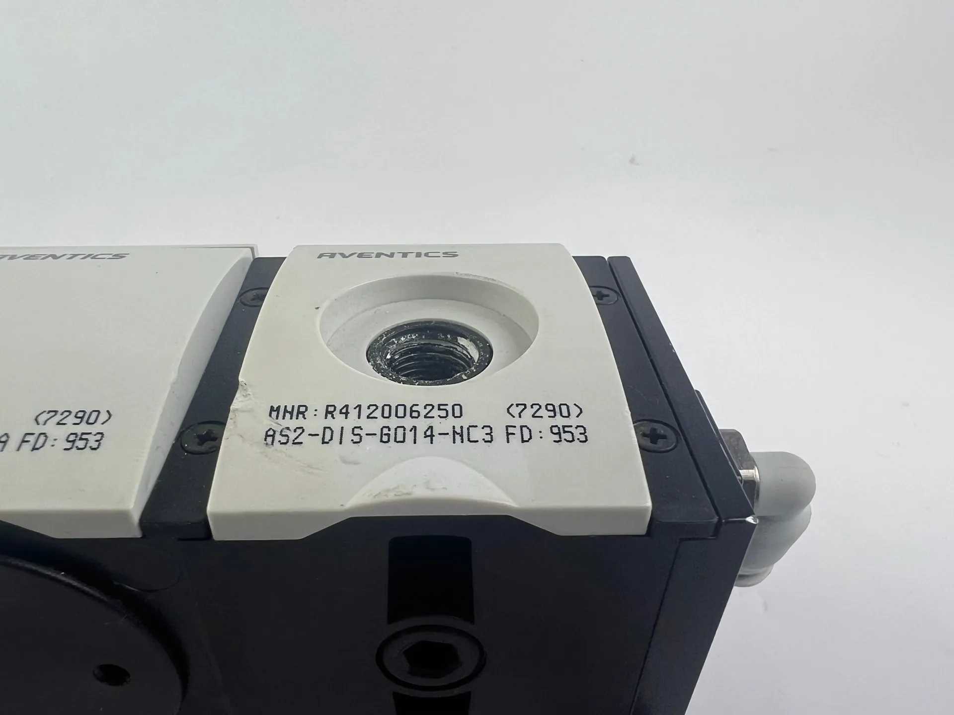 Aventics Pressure Regulating Valves R412006256 R412006175 R412006380 R412006272 R412006250 + 2m Cable - Thumbnail 5