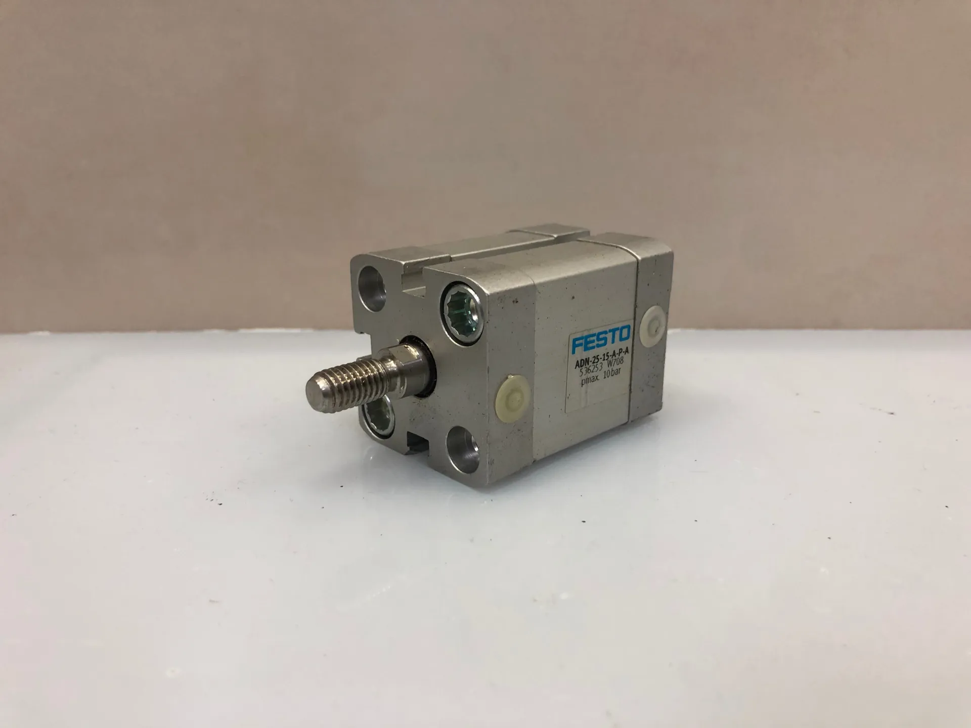 1x FESTO ADN-25-15-A-P-A 536253 Compact Air Cylinder 25mm Bore 15mm Stroke - Image 1
