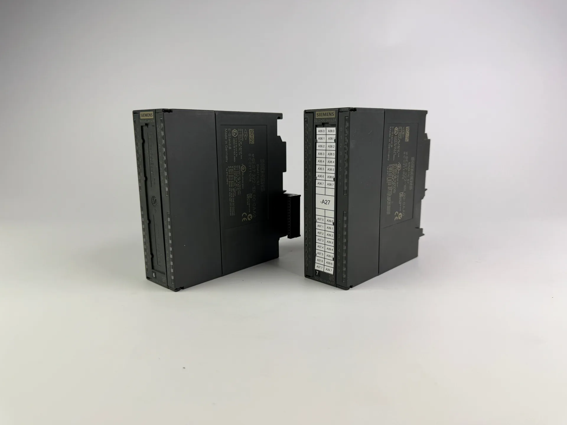 Siemens SIMATIC S7 6ES7 322-1BL00-0AA0 Digital Output Module - Thumbnail 7