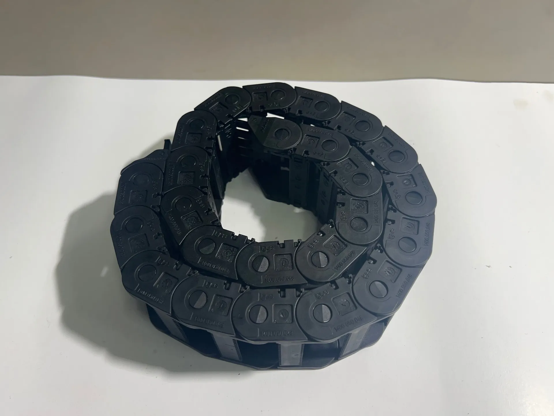 Igus 1400.050.048 Energy Chain Cable Carrier – Lot of 23 Pieces - Image 1