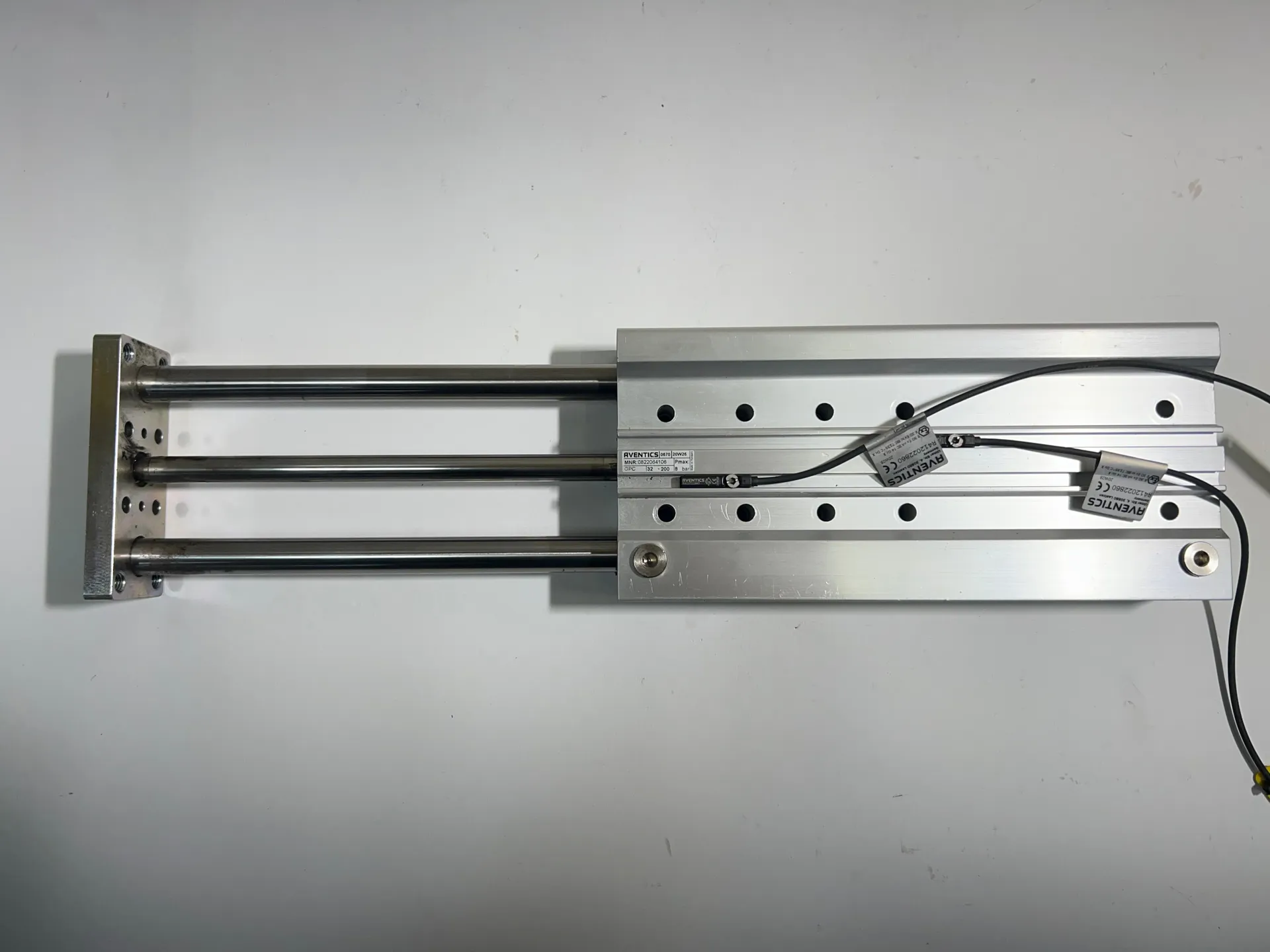 Aventics 0822064106 Guide Cylinder 10Bar with 2x Sensors R412022860 - Thumbnail 2