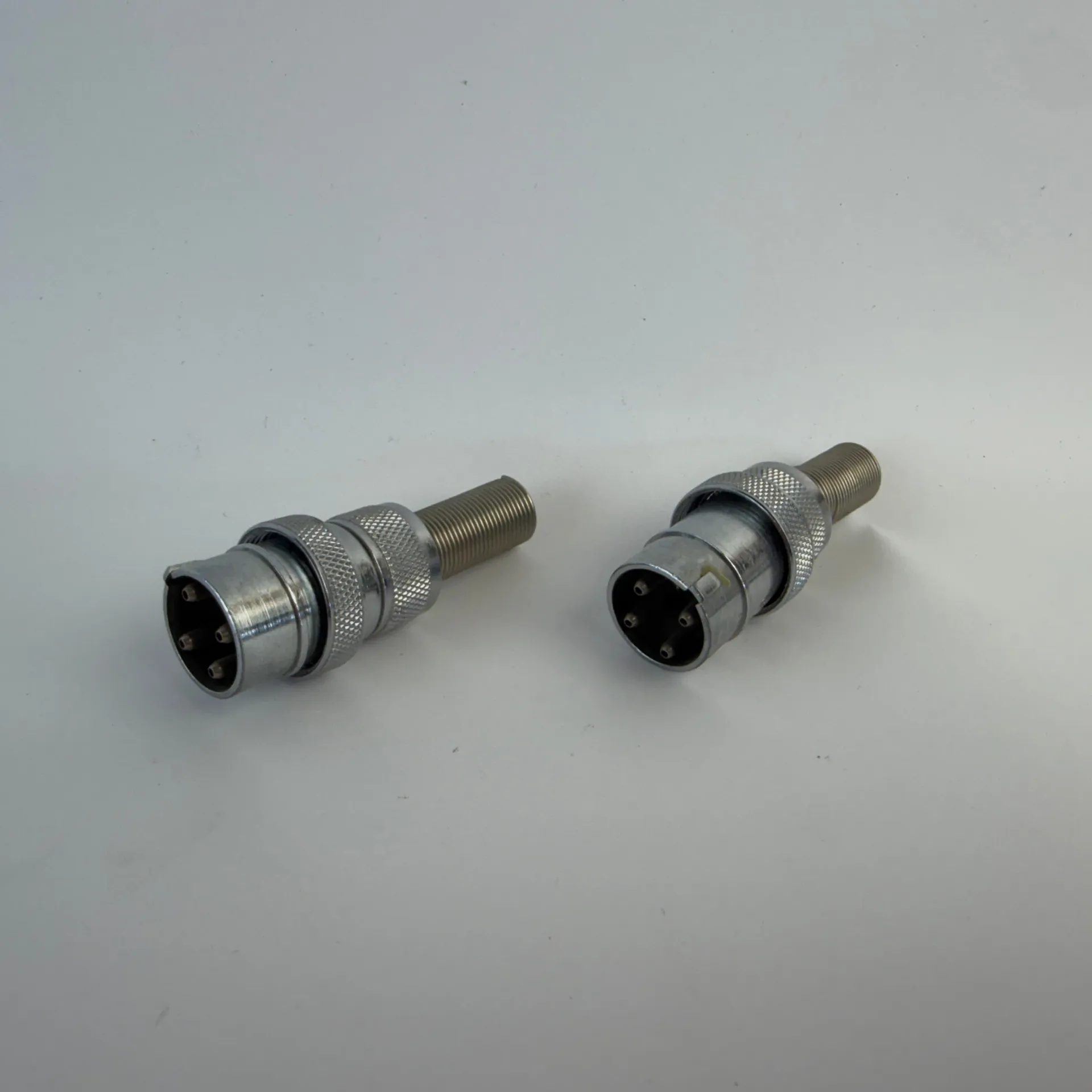 Lot of 2 Amphenol 4-Pin Male Circular Cable Connector Plugs Metal - Thumbnail 7