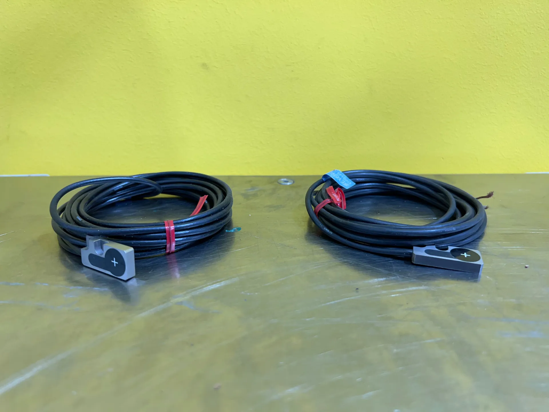 1x KEYENCE EH-614A Proximity Sensor - Thumbnail 3