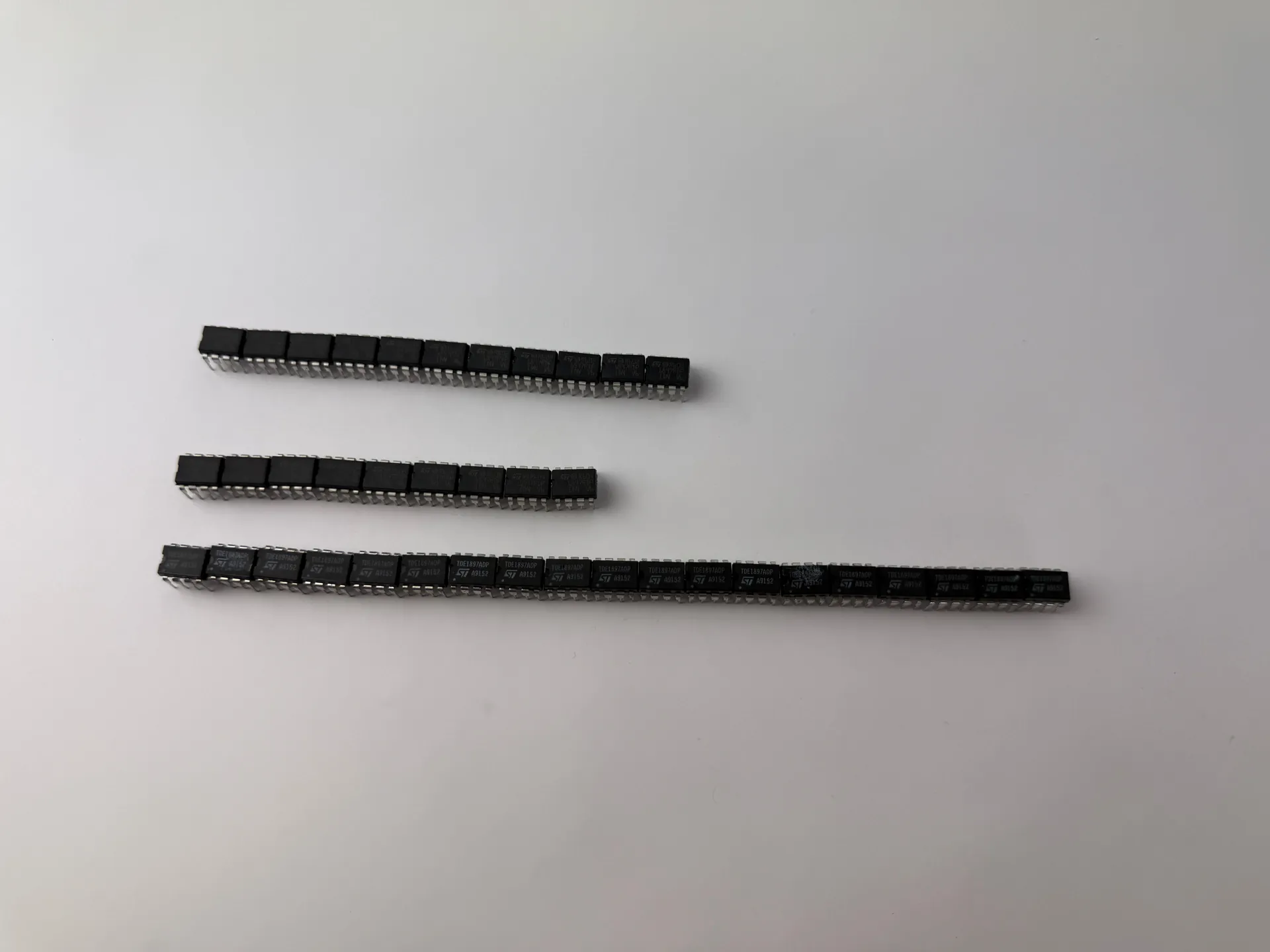 STMicroelectronics Intelligent Power Switch IC Lot 39pcs – 11x R602 1897RDP, 9x R604 1897RDP, 19x TDE1897ADP - Thumbnail 8