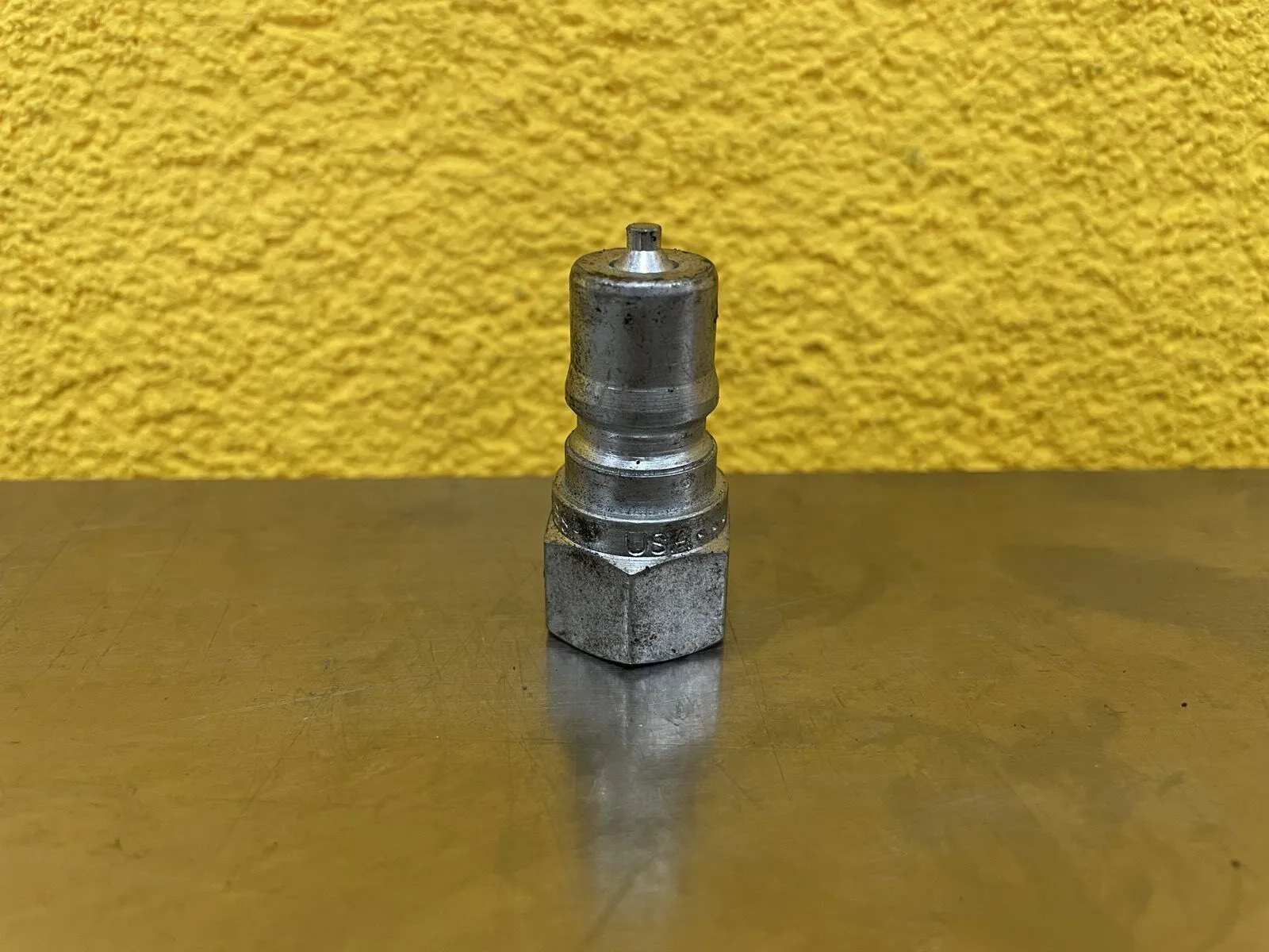1x H3-63-BSPP Parker Steel Female Hydraulic Quick Connect Coupling, G 3/8 Female - Image 1