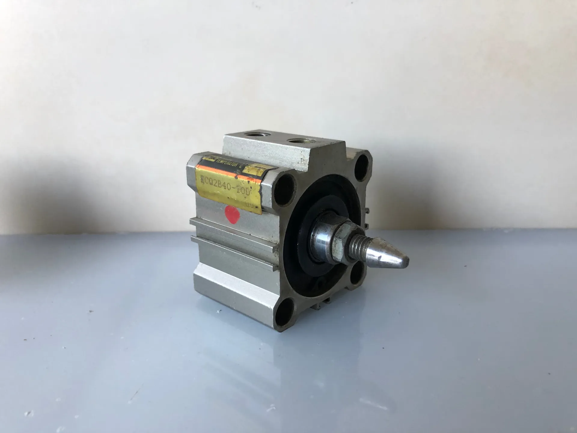 1x SMC ECQ2B40-10D Pneumatic Cylinder – Compact - Image 1