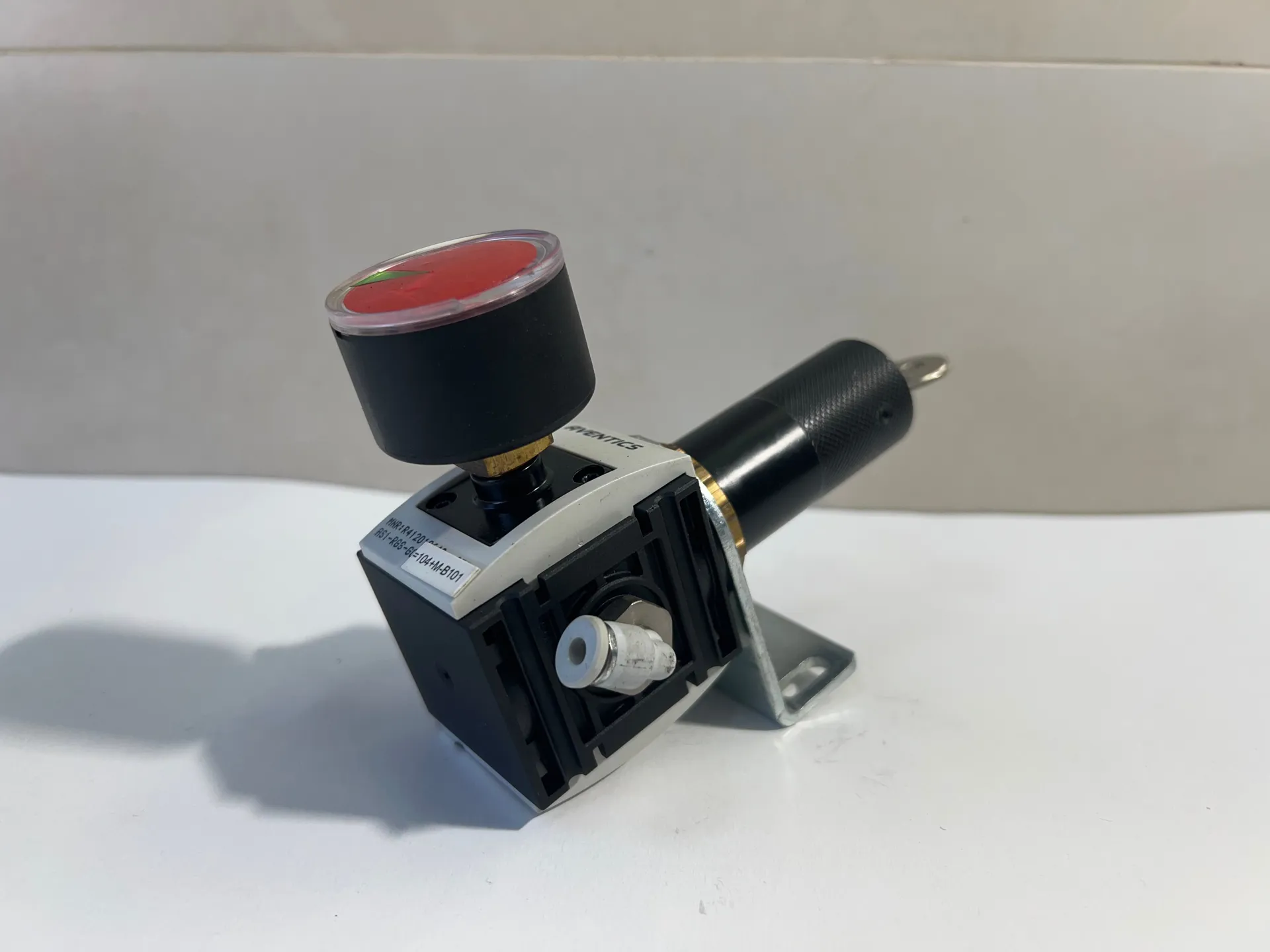Aventics R412010648 Pressure Regulator AS1-RGS-G014-GAN with 0–10 Bar Gauge - Image 1