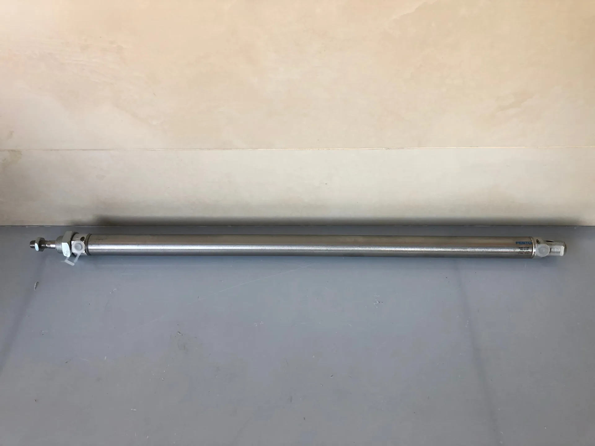 1x FESTO DSNU-25-500-PPV-A-S10 161218 Pneumatic Cylinder 25mm Bore, 500mm Stroke - Image 1