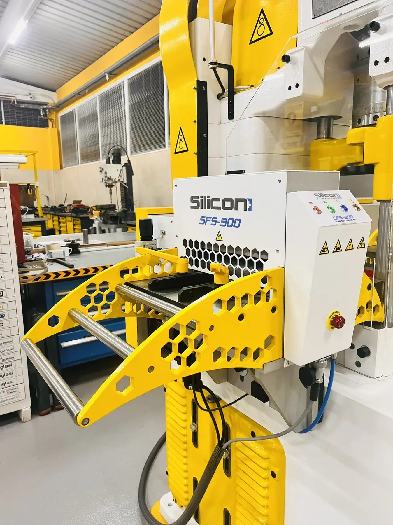 Silicon+ SFS 200 / SFS 300 High-Speed Servo Feeder - Thumbnail 5