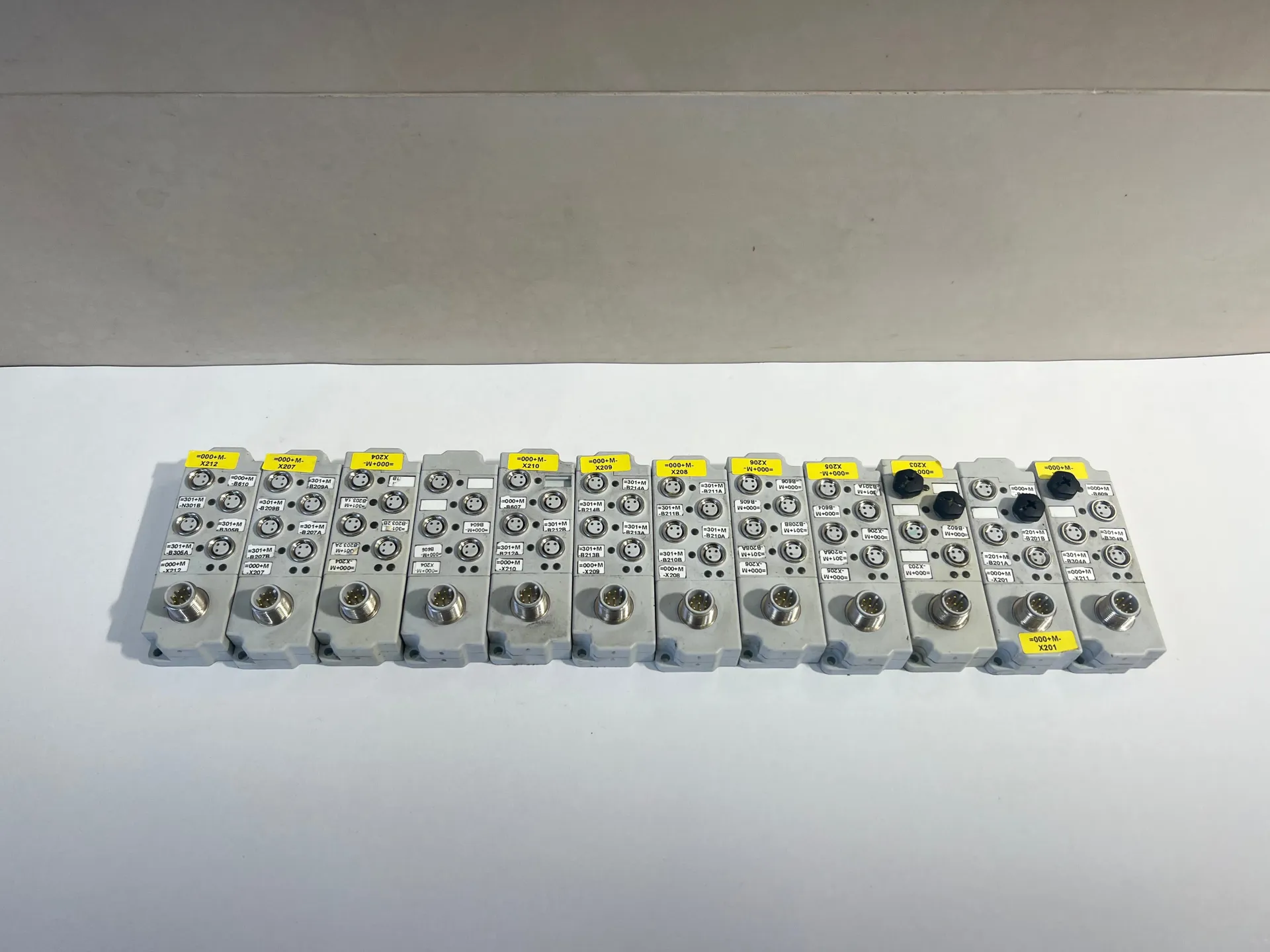1x Rexroth AVENTICS R402001810 Passive Distributor Block Series AES