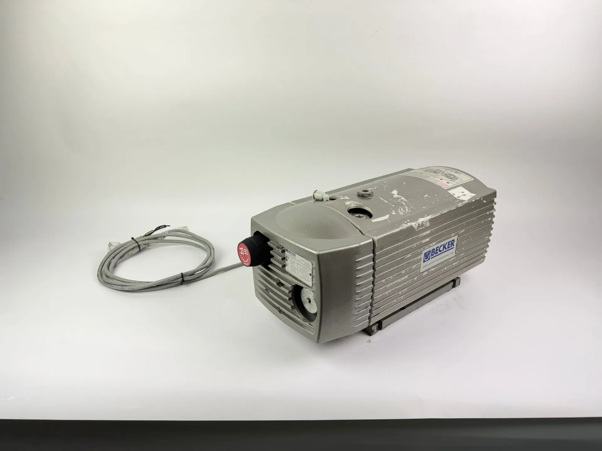 Becker VT4.16 Rotary Vane Vacuum Pump 0.55/0.70kW 16-19 m³/h 3-Phase 2016 Germany - Thumbnail 3