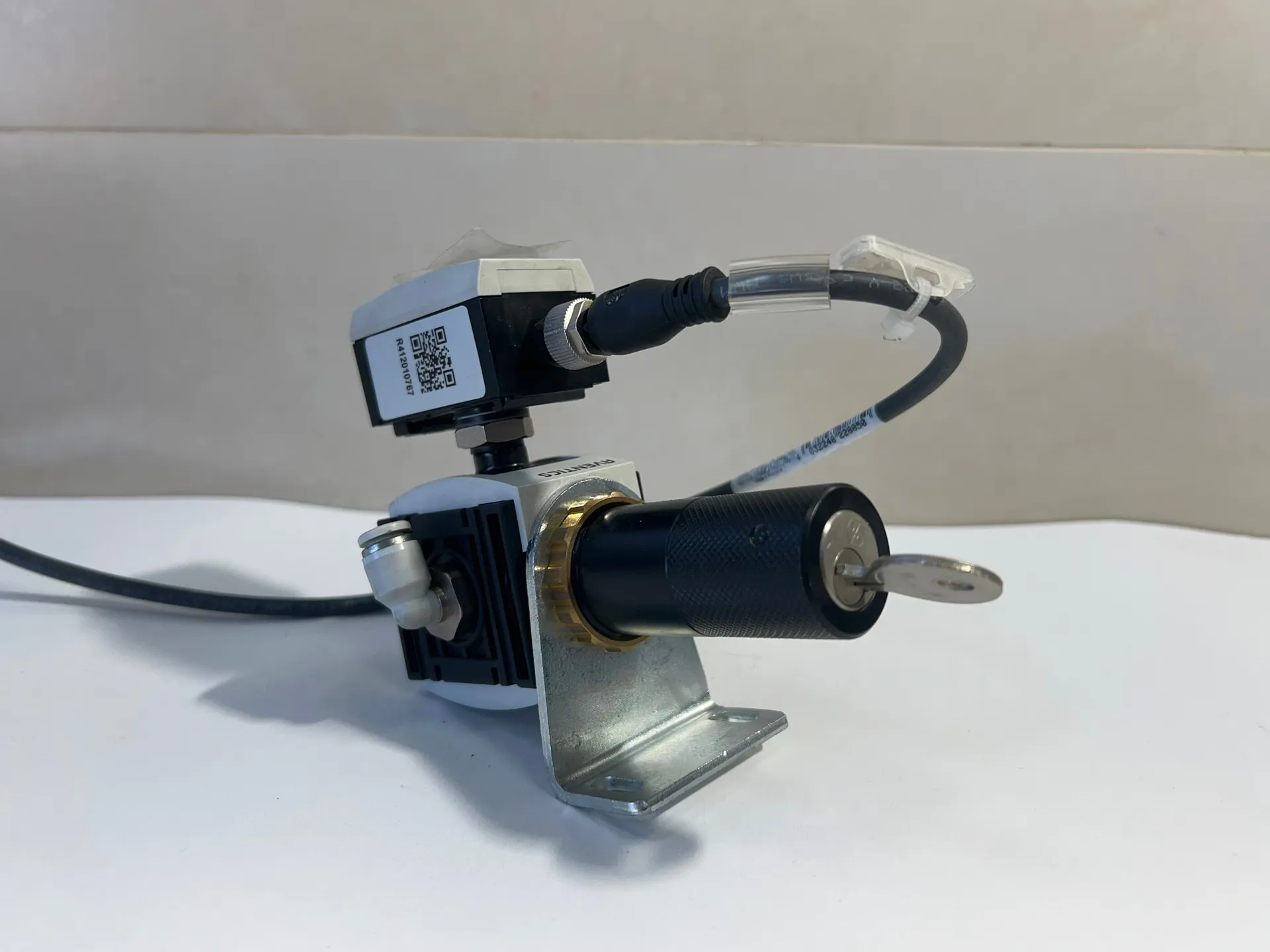 Rexroth Aventics R412010648 Pressure Regulator with R412010767 Pressure Sensor + LCD & 0.5m Cable - Thumbnail 5