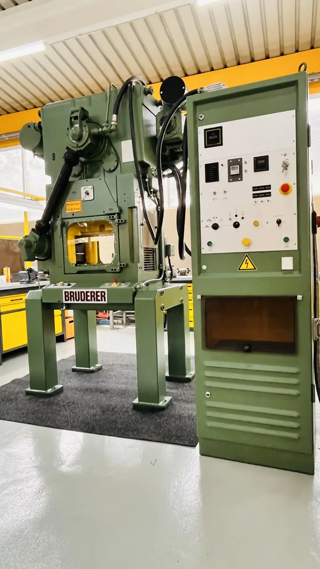 Bruderer BSTA 200 Automatic Punching Press 200 kN with BBV 100/75 Feeder - Thumbnail 2