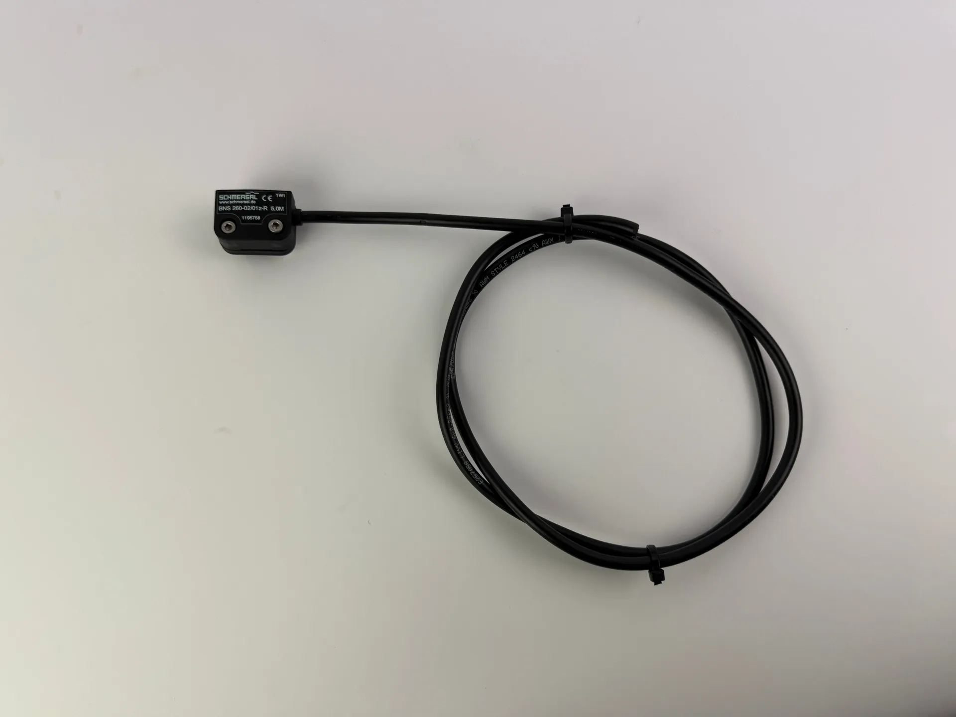 1x SCHMERSAL BNS 260-02/01Z-R Magnetic Safety Sensor Cable 1195758 - Thumbnail 3