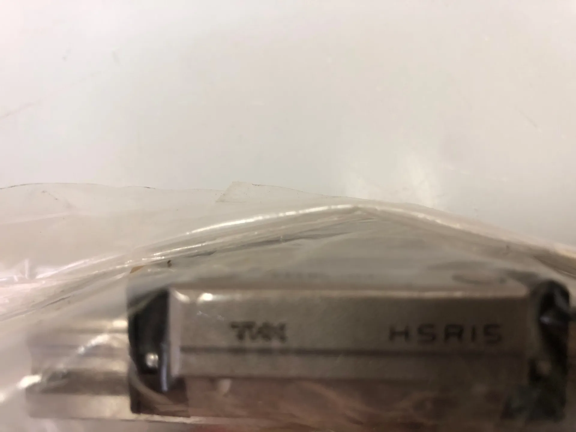 New THK linear guide slider HSR15A1SS + 100L - Thumbnail 3