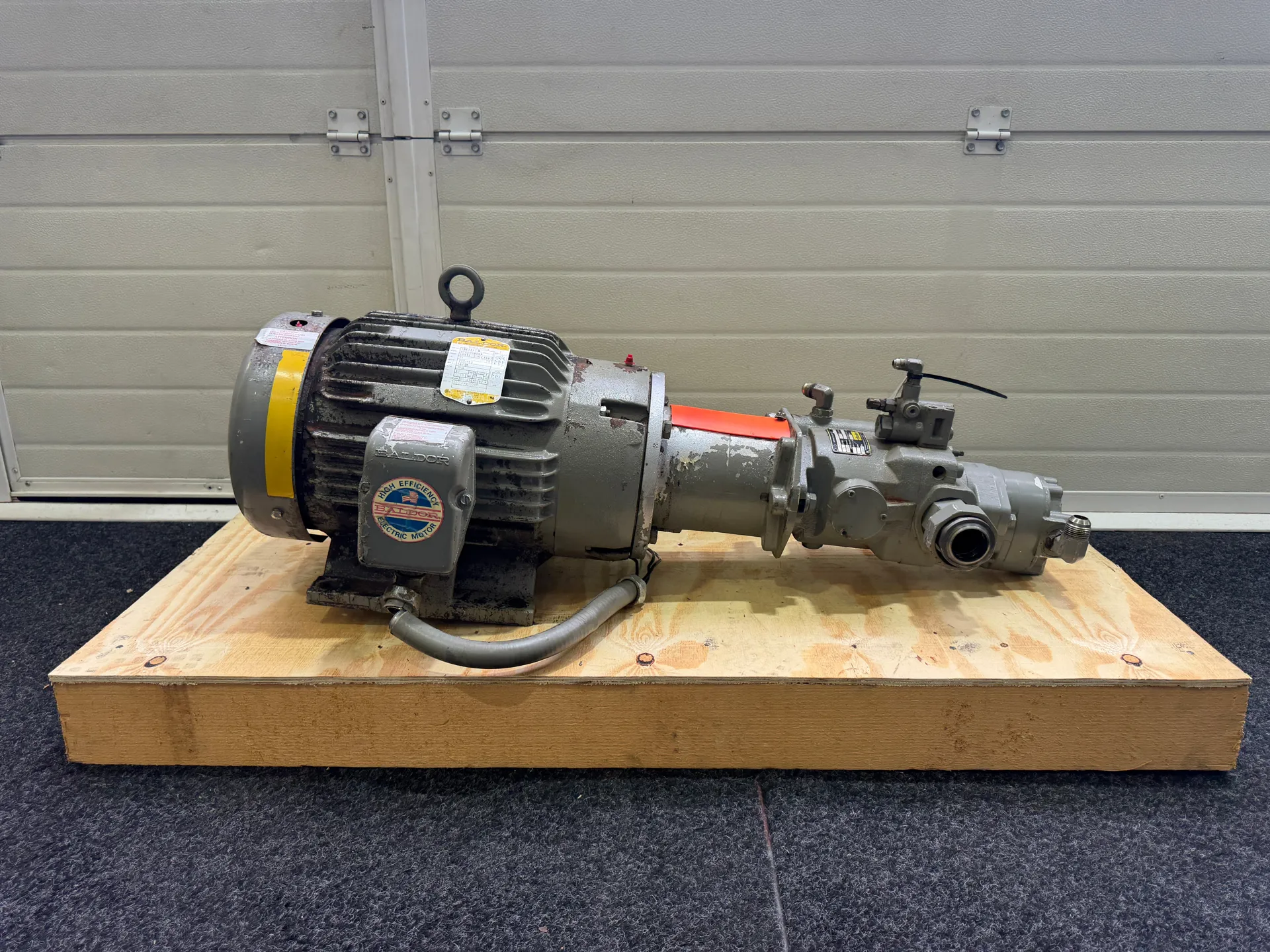 Parker PVP23303R26A2A20 Hydraulic Piston Pump + Baldor CM2333T 15HP Motor 230/460V - Image 1