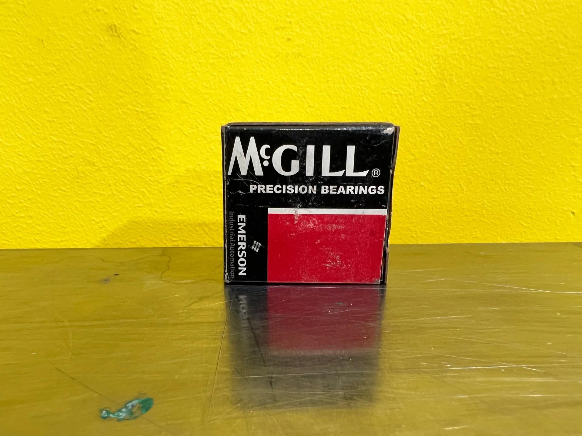 McGill MR 10 N Needle Roller Bearing – Precision Drawn Cup Bearing - Image 1