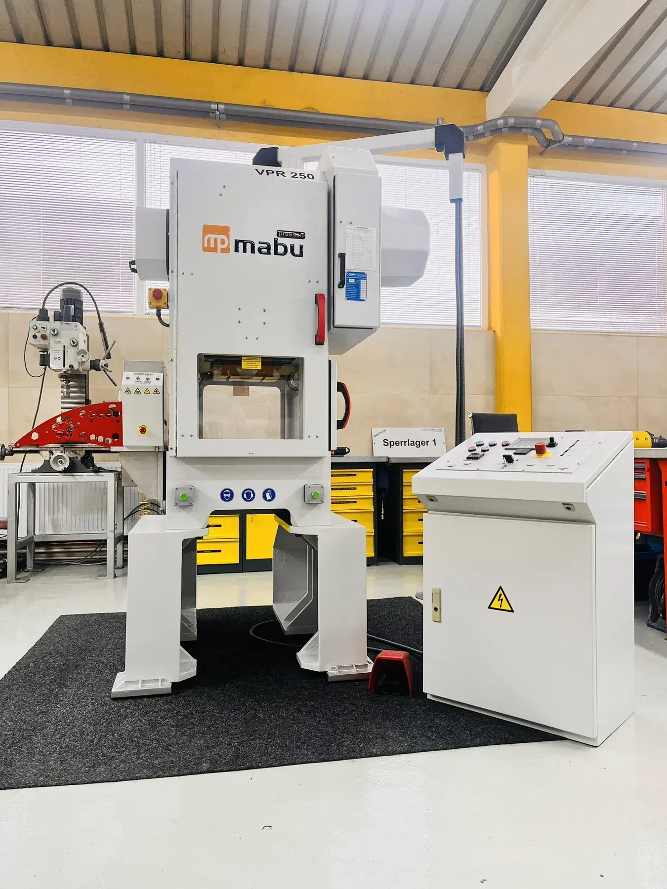 Mabu 25 VPR Automatic Punching Press 250 kN with Silicon SFS 200 Servo Feeder - Thumbnail 7