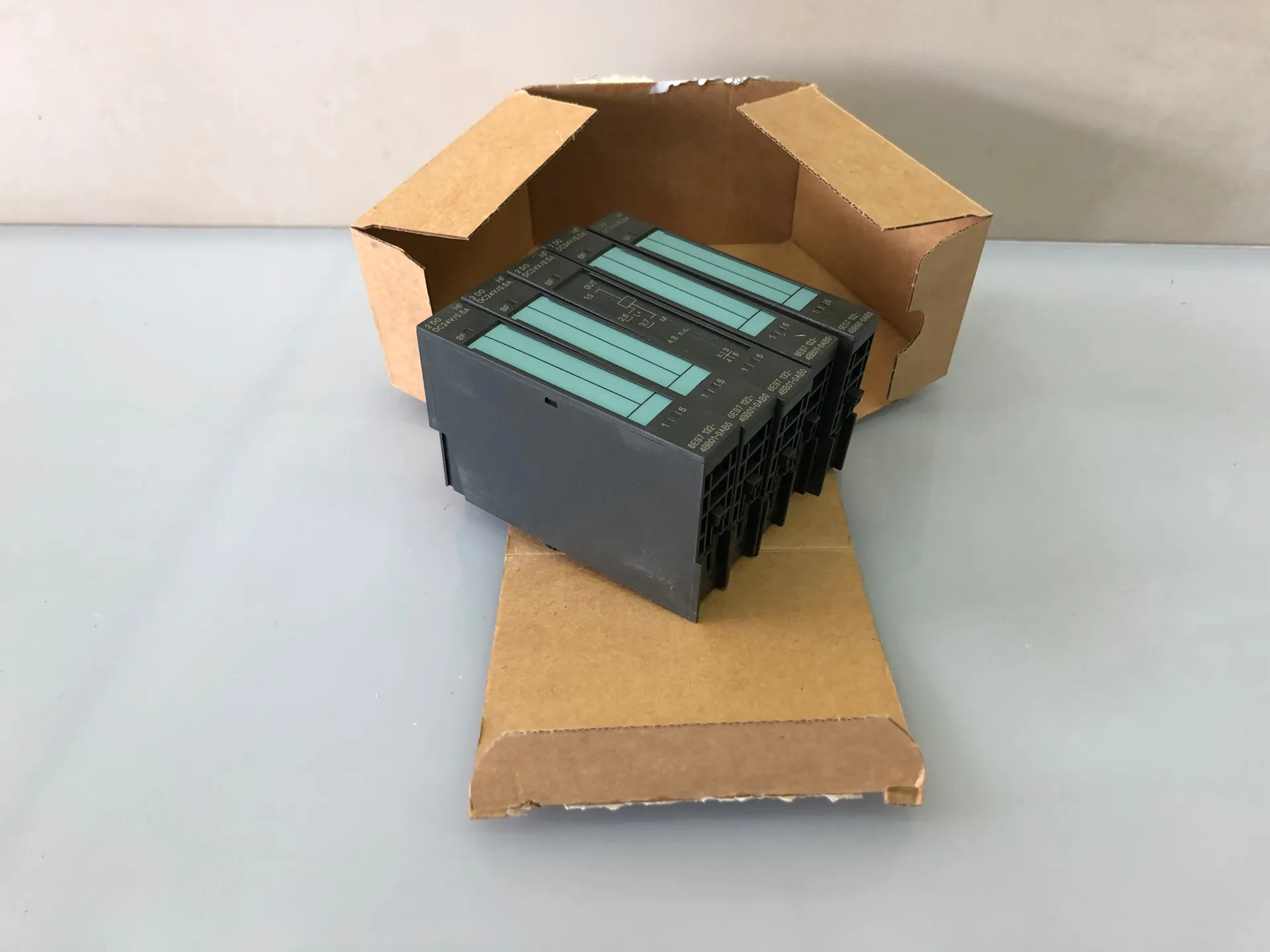Siemens 6ES7 132-4BB01-0AB0 Electronic Module – ET 200S, 2DI, 24V DC - Thumbnail 3