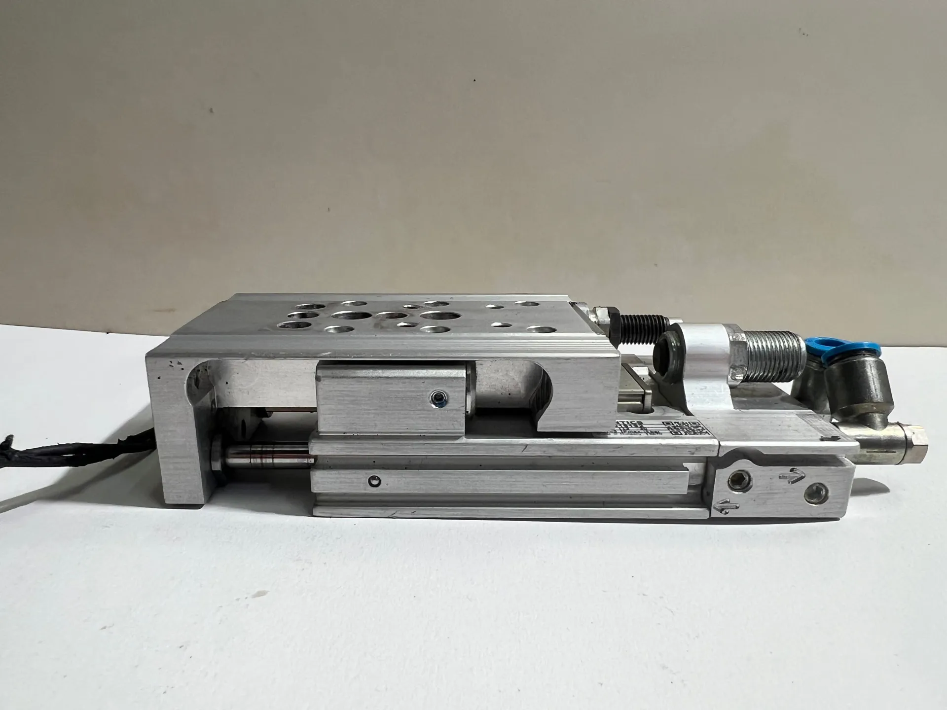 Aventics R412019192 MSC-12-30 Pneumatic Cylinder with 2.1m Sensor Cable 10 Bar - Thumbnail 2