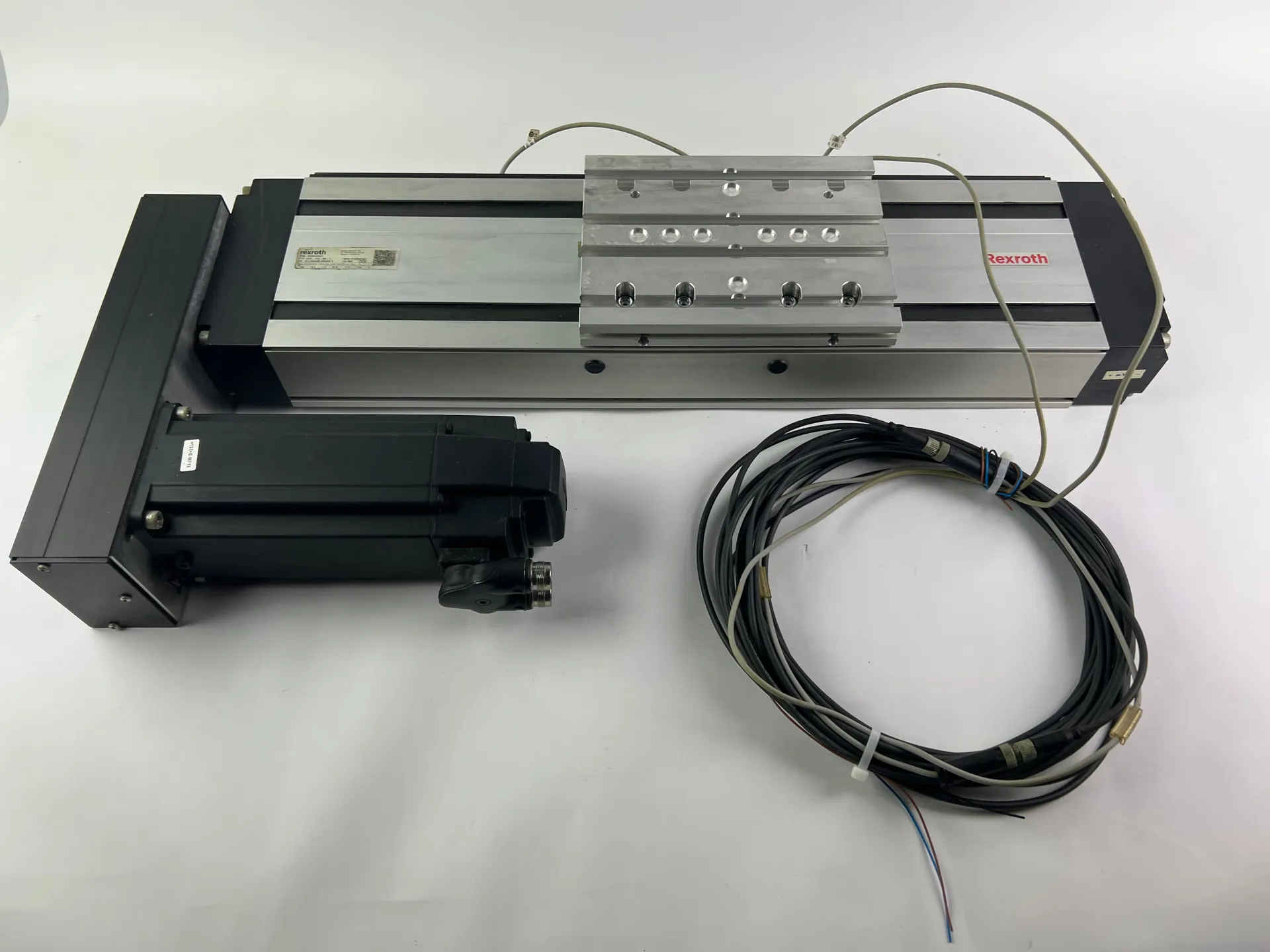 Rexroth R030520401 CKK-145-NN-1 Compact Module + R911384533 MS2N04-D0BQN-BMDH0-NNNNE-NN Motor + 2 Cables + 2 Sensors - Image 1