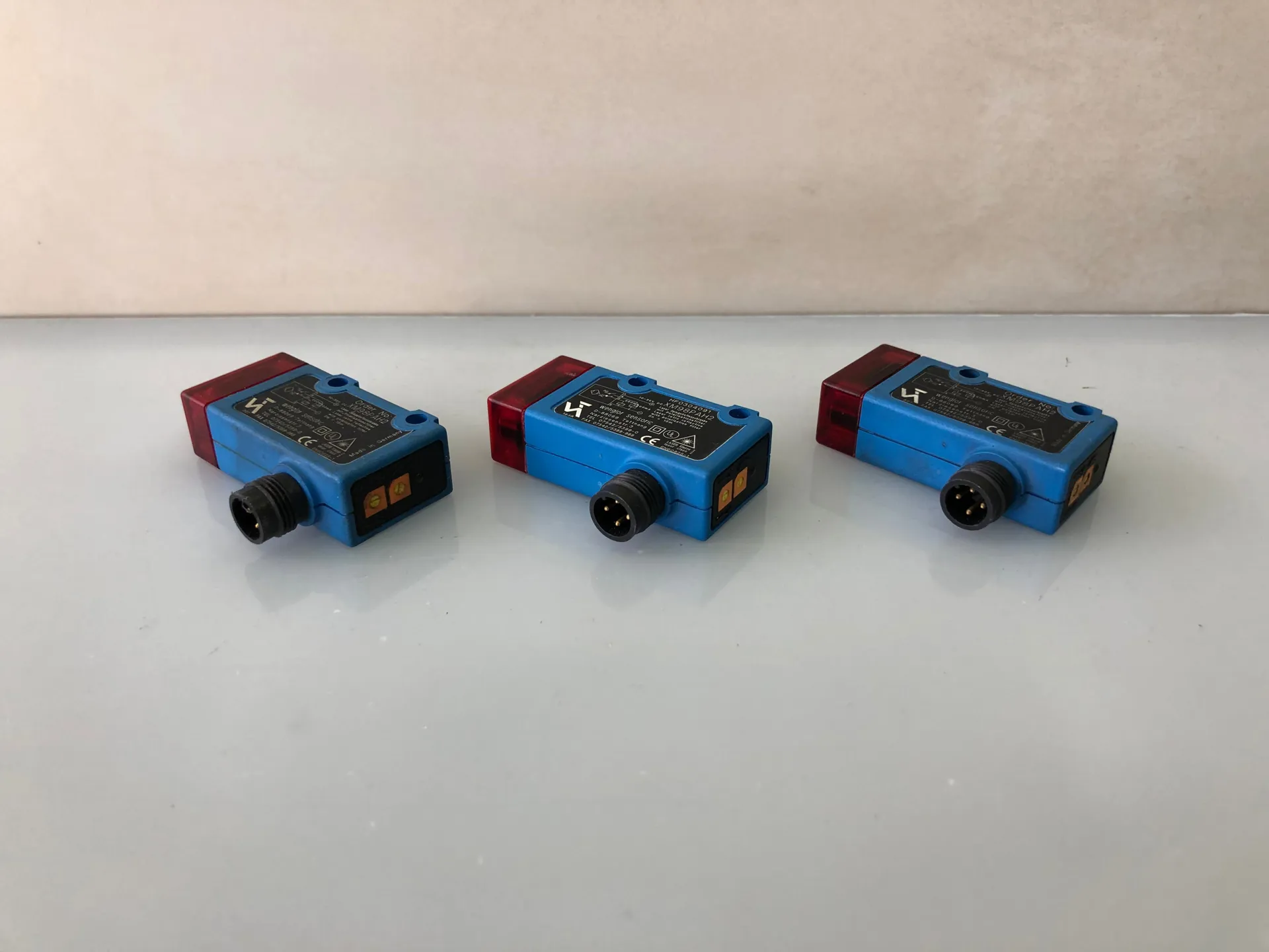 Wenglor XM98PAH2 Photoelectric Sensor – Retro-Reflective, PNP, 10–30V DC - Thumbnail 3