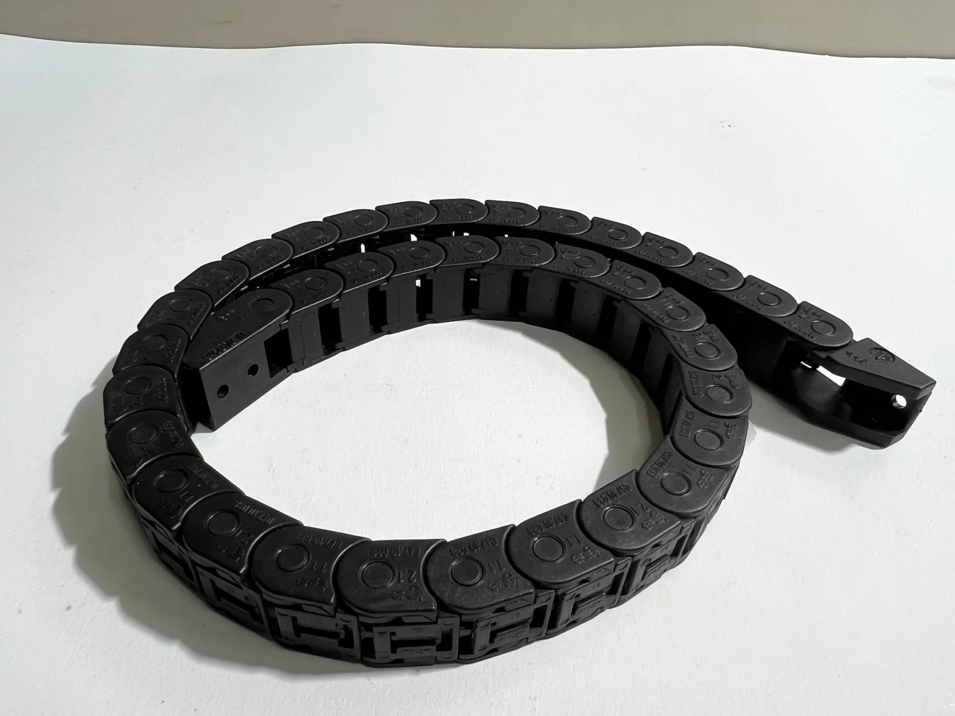 Igus 047.10.038 Energy Chain Cable Carrier – Lot of 36 Pieces - Thumbnail 2