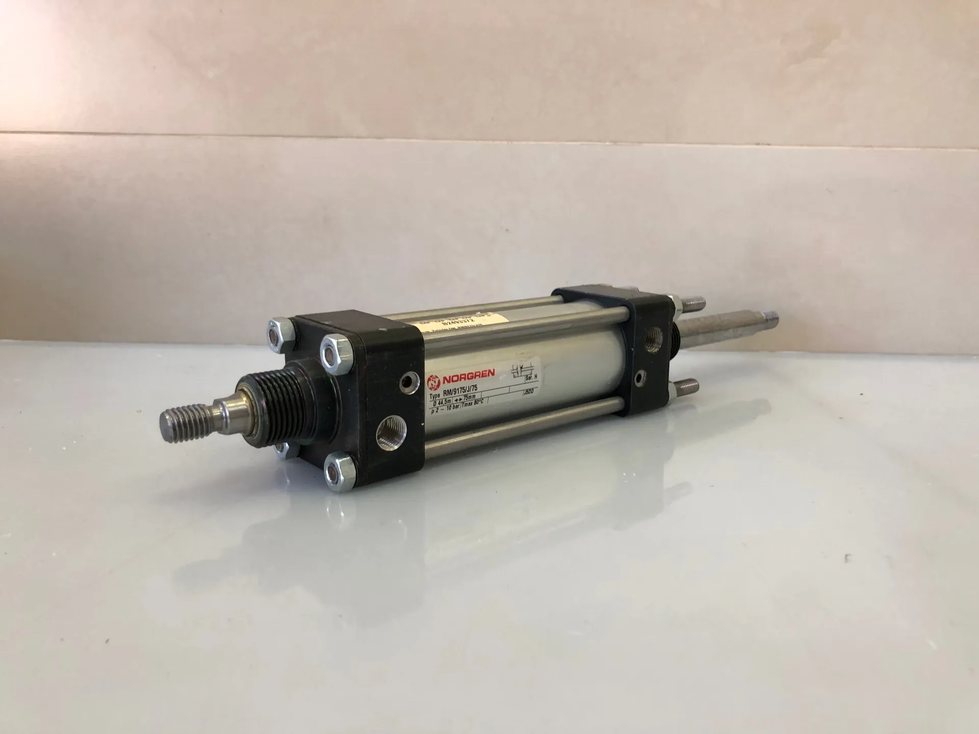 Norgren RM/9175/J/75 Pneumatic Tie‑Rod Cylinder - Thumbnail 4