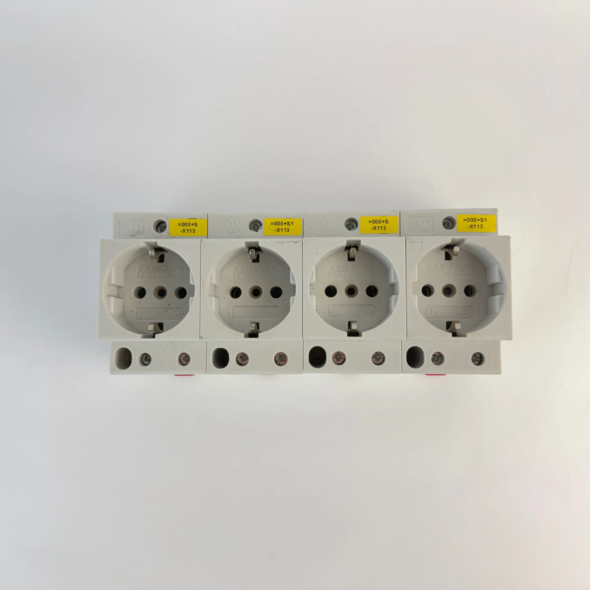 Lot of 4 Eaton Moeller Z-SD/230 DIN Rail Schuko Socket Outlet 250V 16A - Image 1