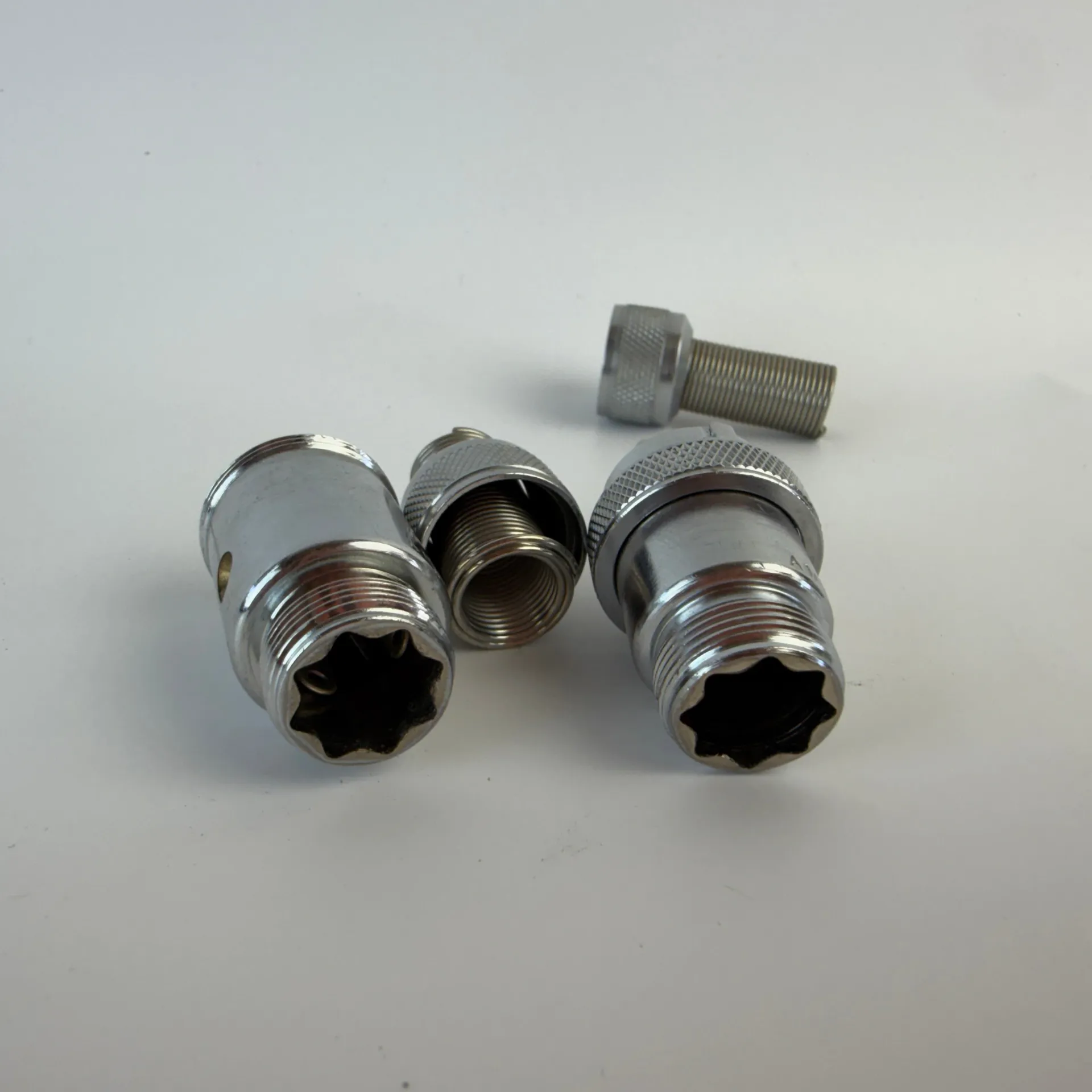 Amphenol 4-Pin Circular Male Cable Connectors Metal – Lot of 2 - Thumbnail 7