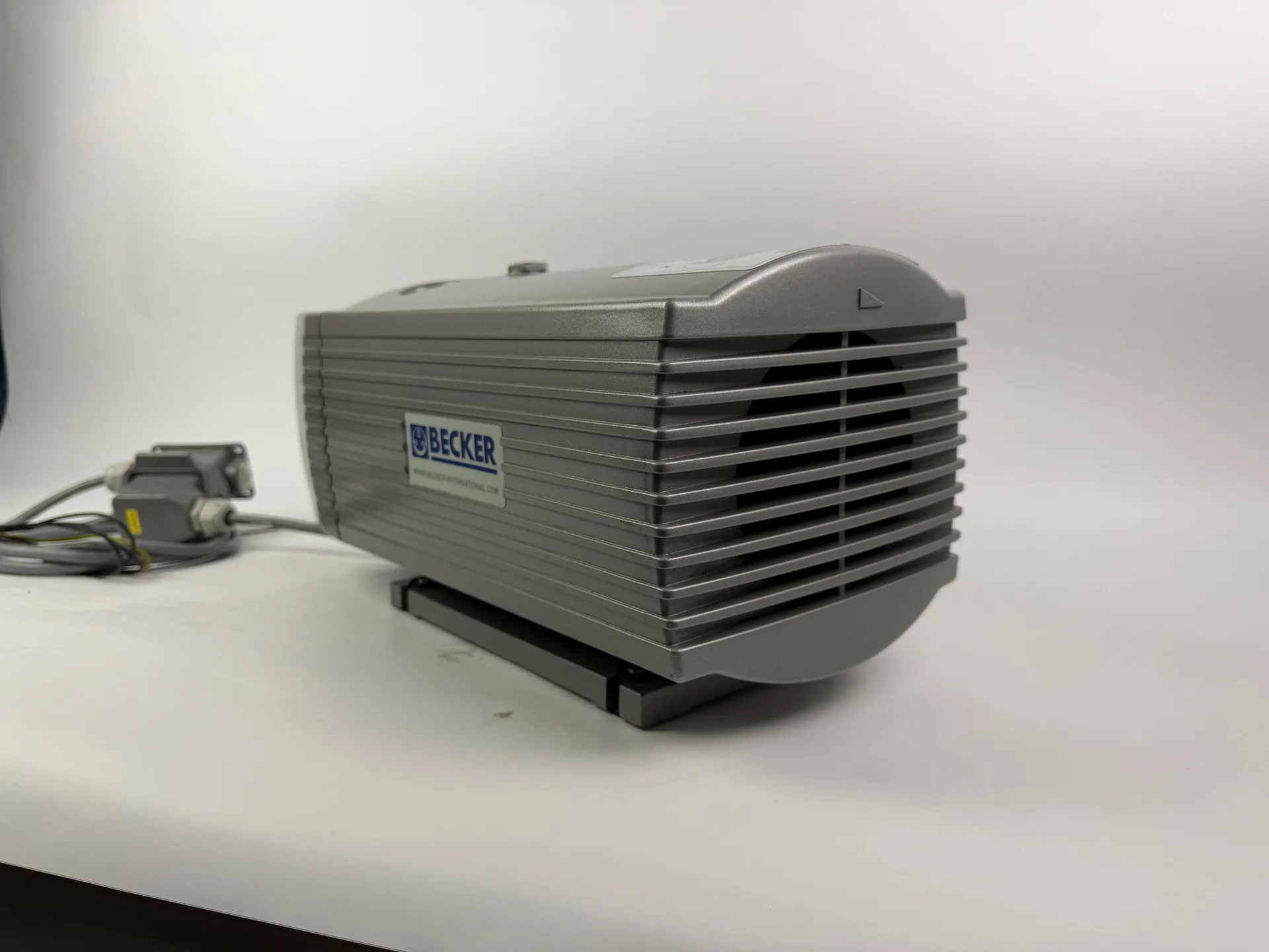 Becker VT4.16 Rotary Vane Vacuum Pump 0.55/0.70kW 16-19 m³/h 3-Phase 2018 - Thumbnail 12