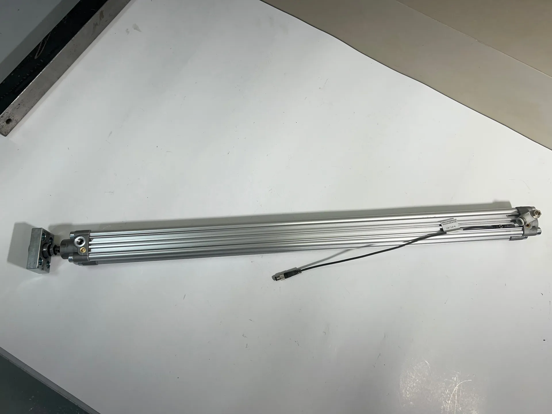 Aventics 0822120016 Pneumatic Cylinder 10Bar with Sensor R412022860 - Thumbnail 4