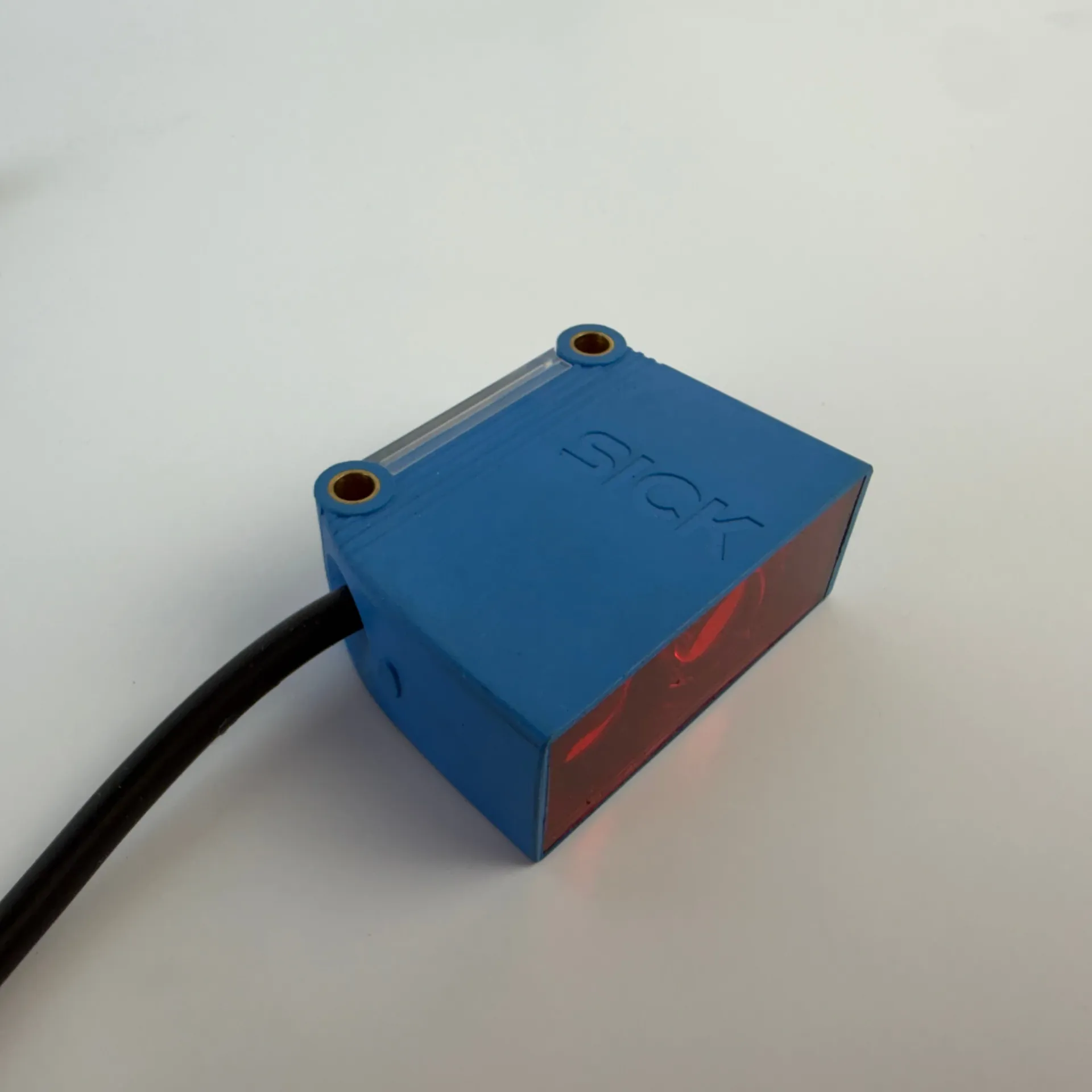 SICK GTB10-P7211 1068091 G10 Photoelectric Proximity Sensor PNP 950mm - Thumbnail 2