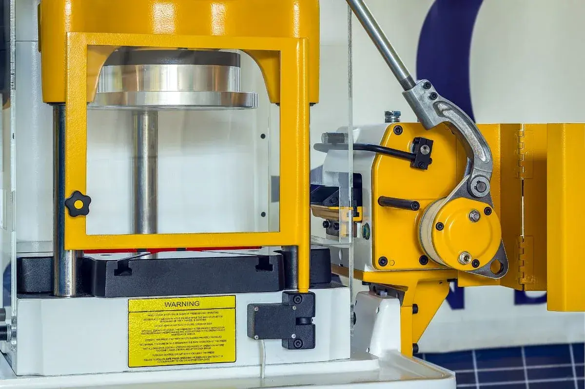 Silicon+ STA 30 High-Speed Automatic Punching Press 300 kN, 100-600 spm - Thumbnail 6