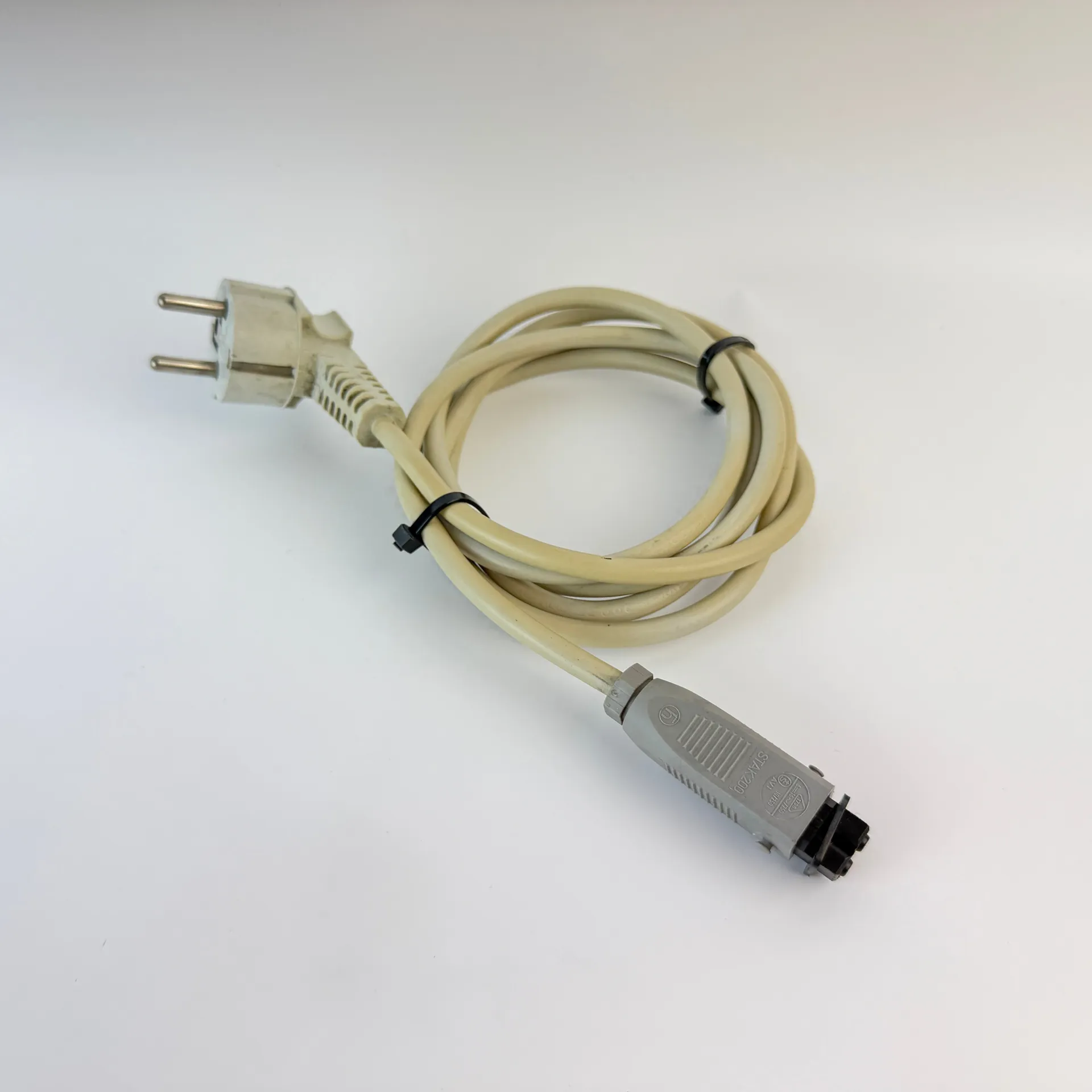 Hirschmann STAK 200 932037106 2+PE Female Power Connector Cable 1.7m Schuko - Image 1