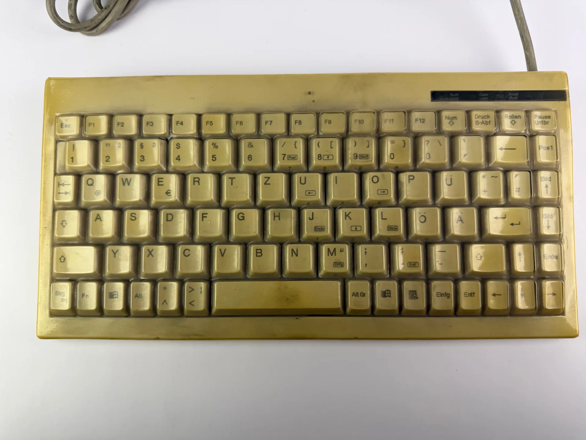KeySonic ACK-595 Mini Keyboard – Beige (Yellowed) – 185cm Cable – German Layout - Thumbnail 4