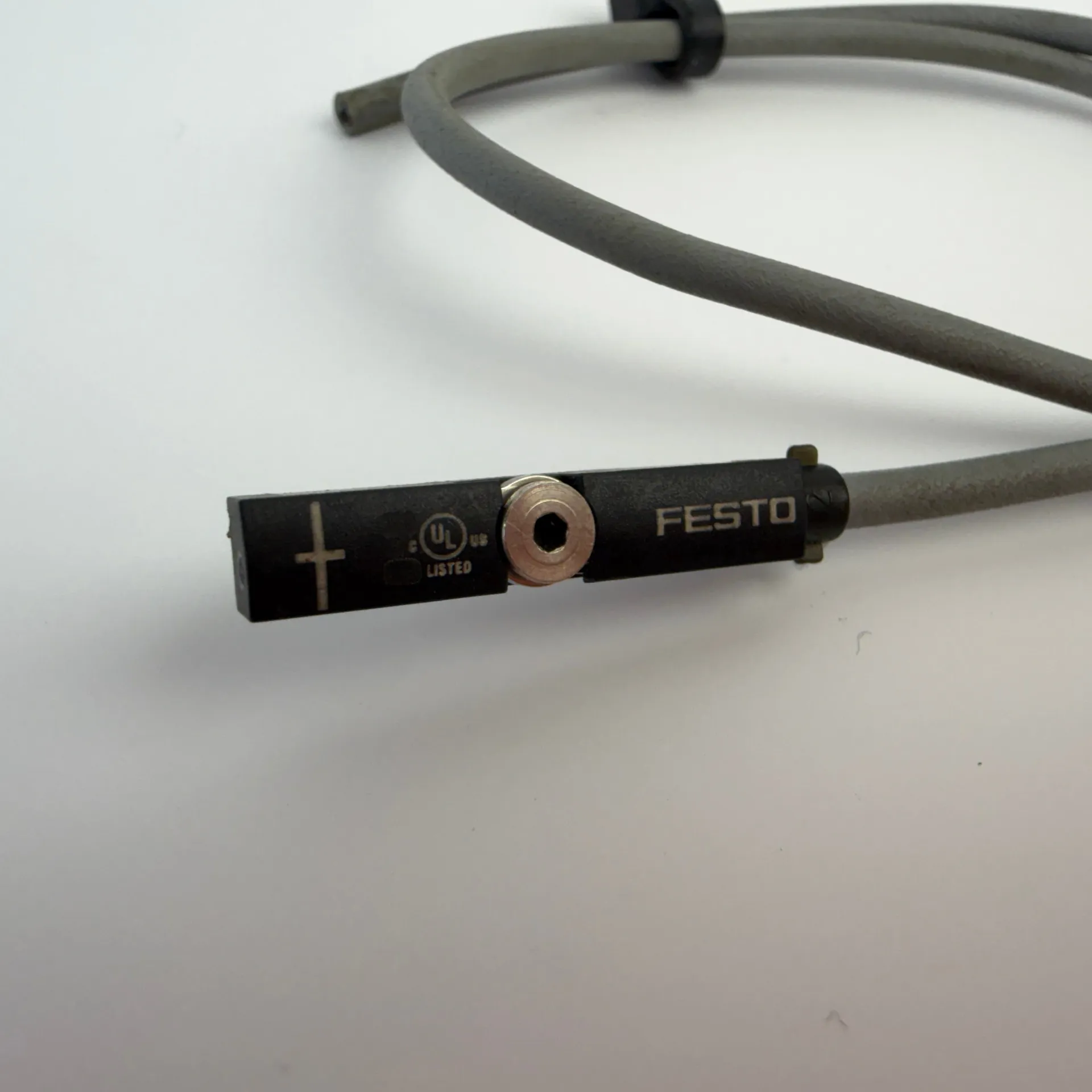 Festo 574336 SMT-8M-A-PS-24V-E-5,0-OE Proximity Sensor PNP NO 35cm Cable - Thumbnail 2